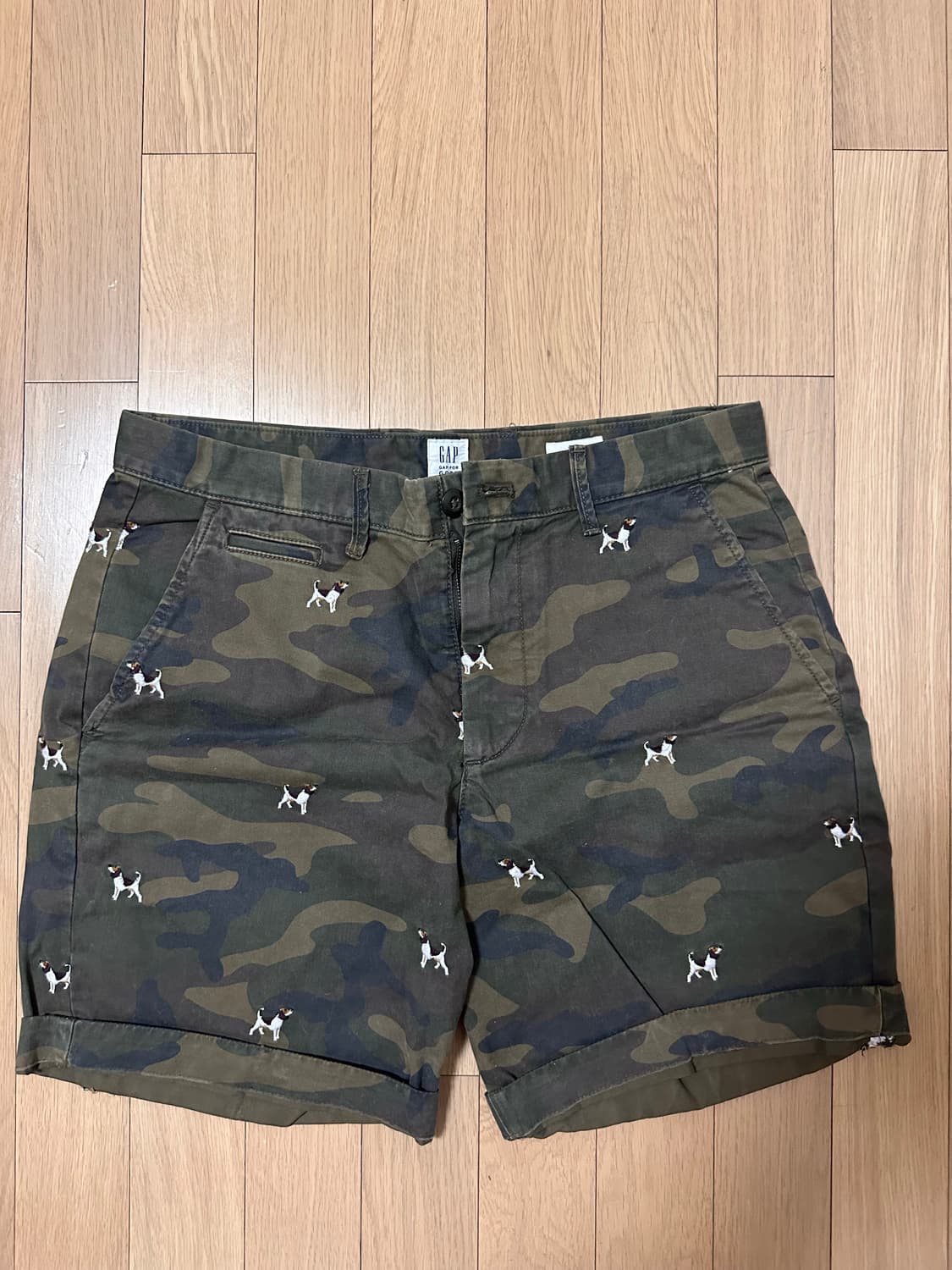 (탭만땐 새상품!!) GAP 카모플라쥬 강아지 자수 반바지 31사이즈 상품이미지3