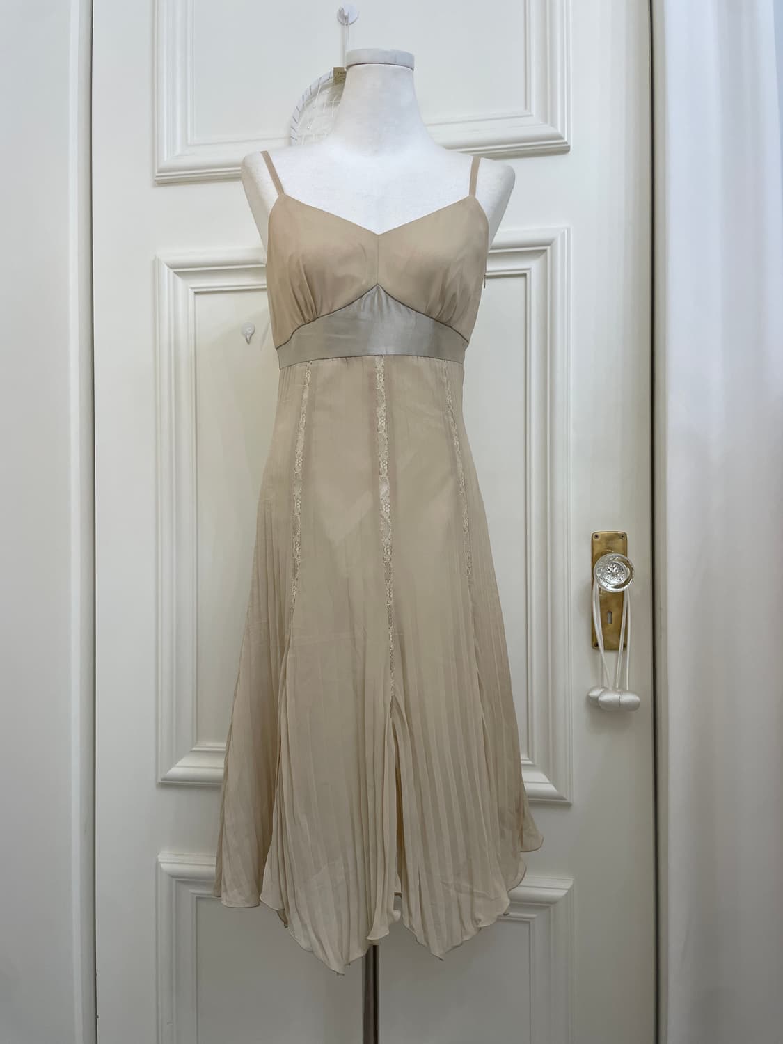 beige bust shirring lace pleats fairy 상품이미지1