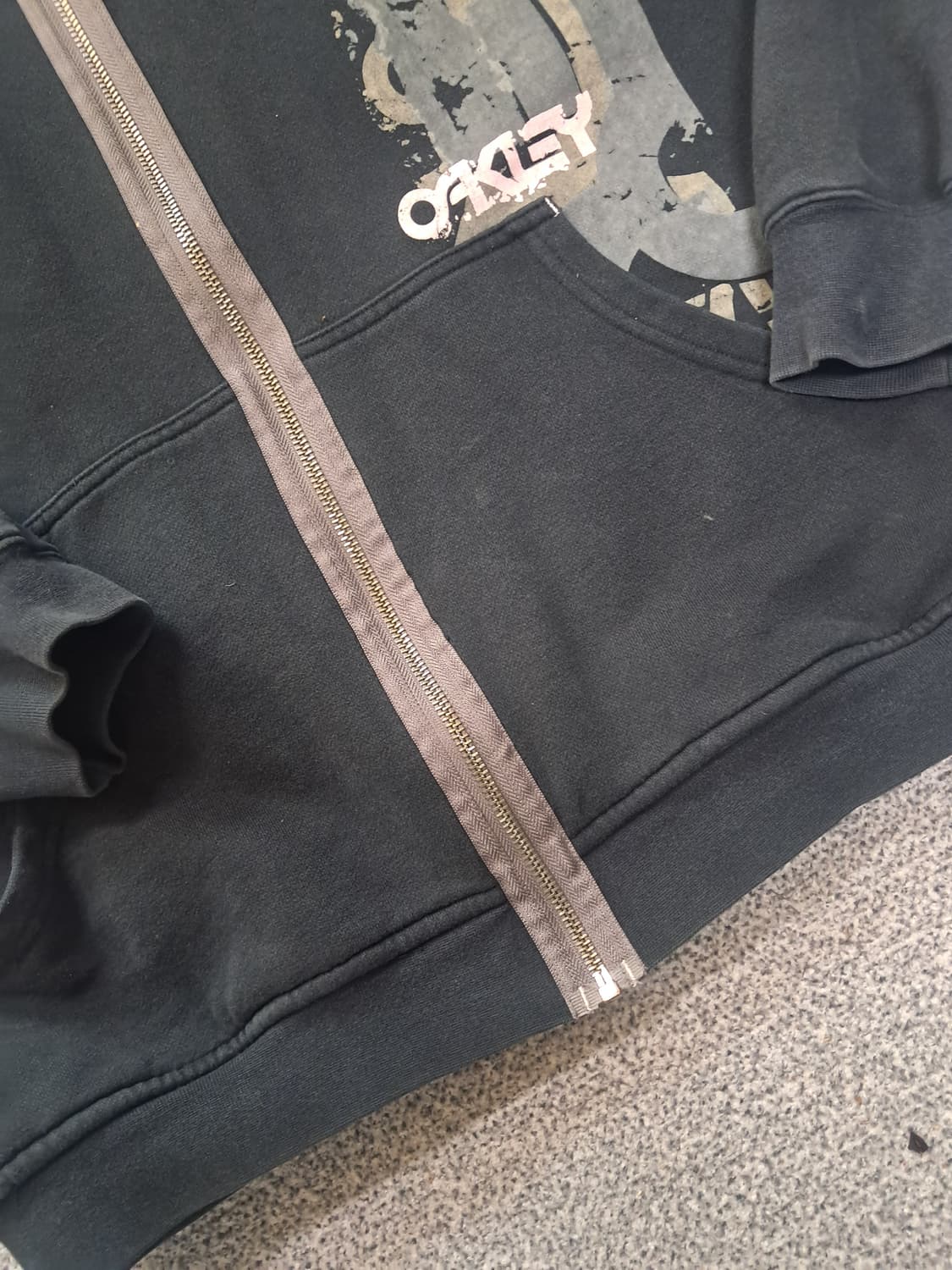 오클리 블랙 빅로고 아카이브 후드 집업 상품이미지4