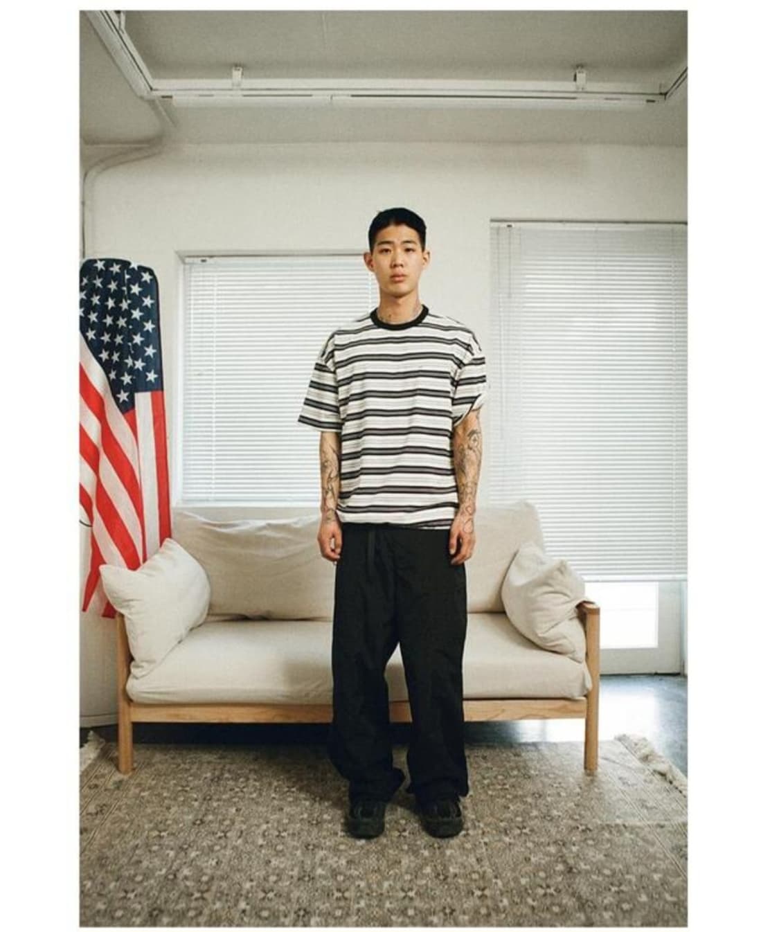 프리즘웍스 호수 멀티 스트라이프 반팔 블랙 상품이미지1