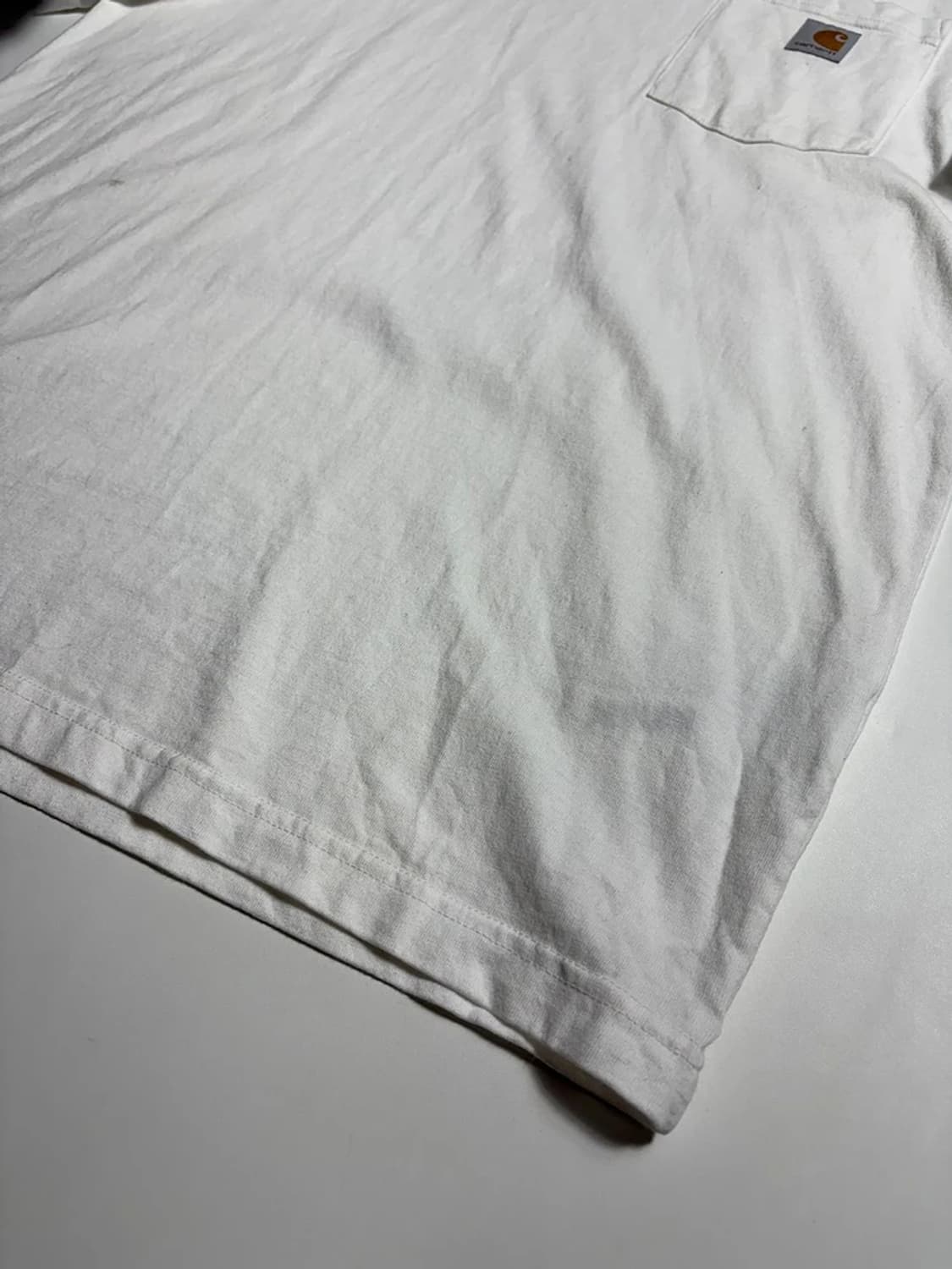 칼하트 루즈핏 로고 패치 포켓 반팔 티셔츠 R2073 상품이미지3