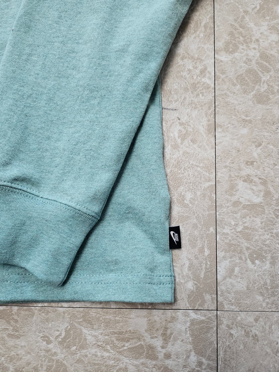 나이키  프리미엄 에센셜 긴팔 티셔츠 M 상품이미지4