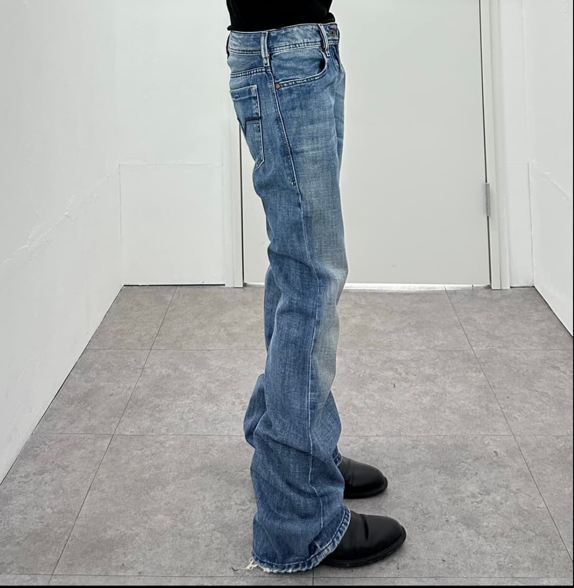 Diesel Distressed Indigo Bootcut Denim 상품이미지2