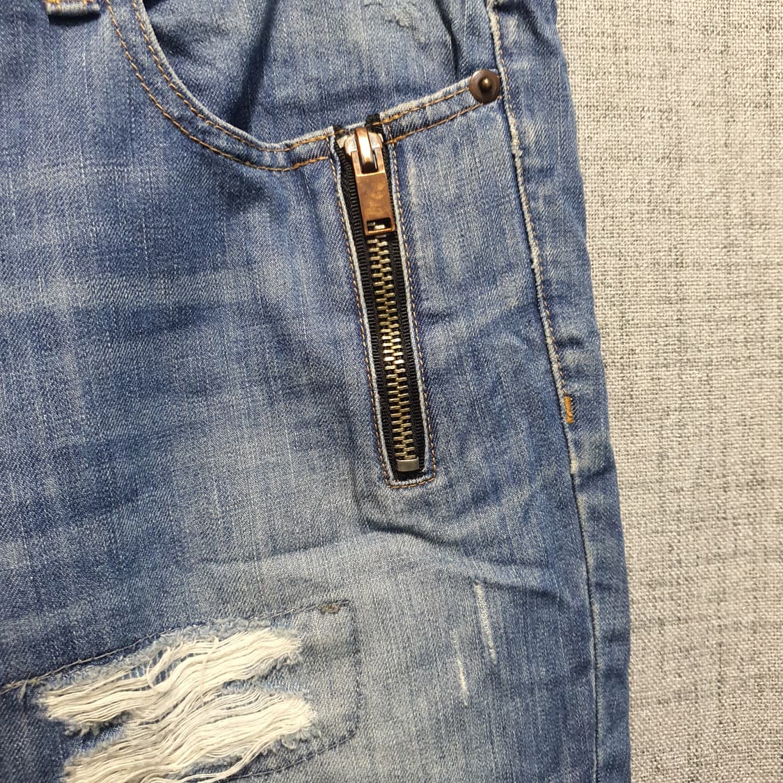 시스템 지퍼 디테일 데님 청바지 데미지진 스타일  상품이미지3