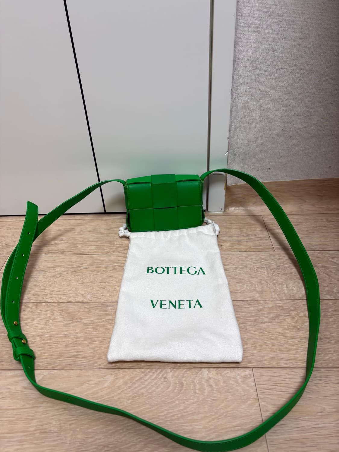(새상품급, 정품) 보테가베네타 카세트백 미니 상품이미지1