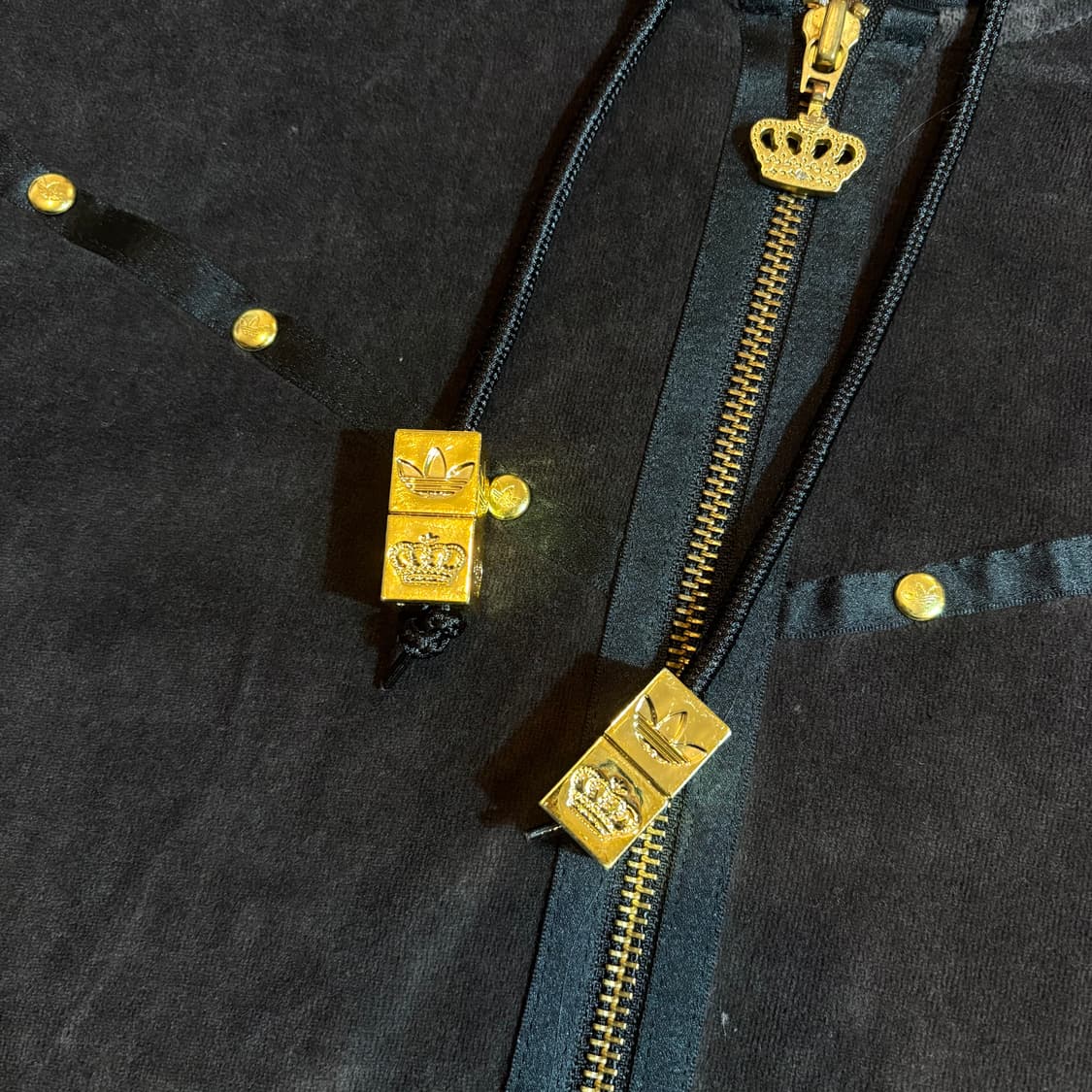 아디다스 벨벳 크라운 로고 집업 후드 자켓 상품이미지4