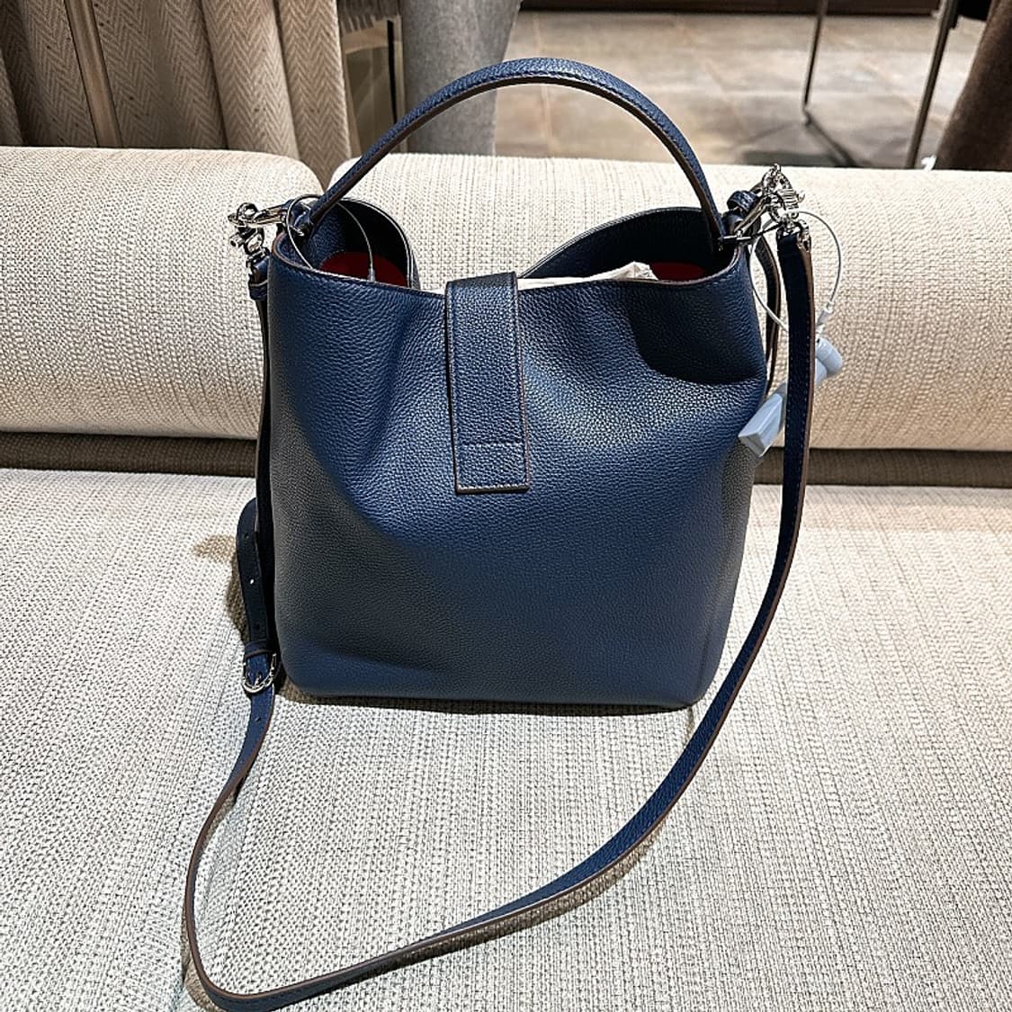 마크 크로스 여성 네이비 미드나잇 그레인 레더 버킷백  상품이미지2