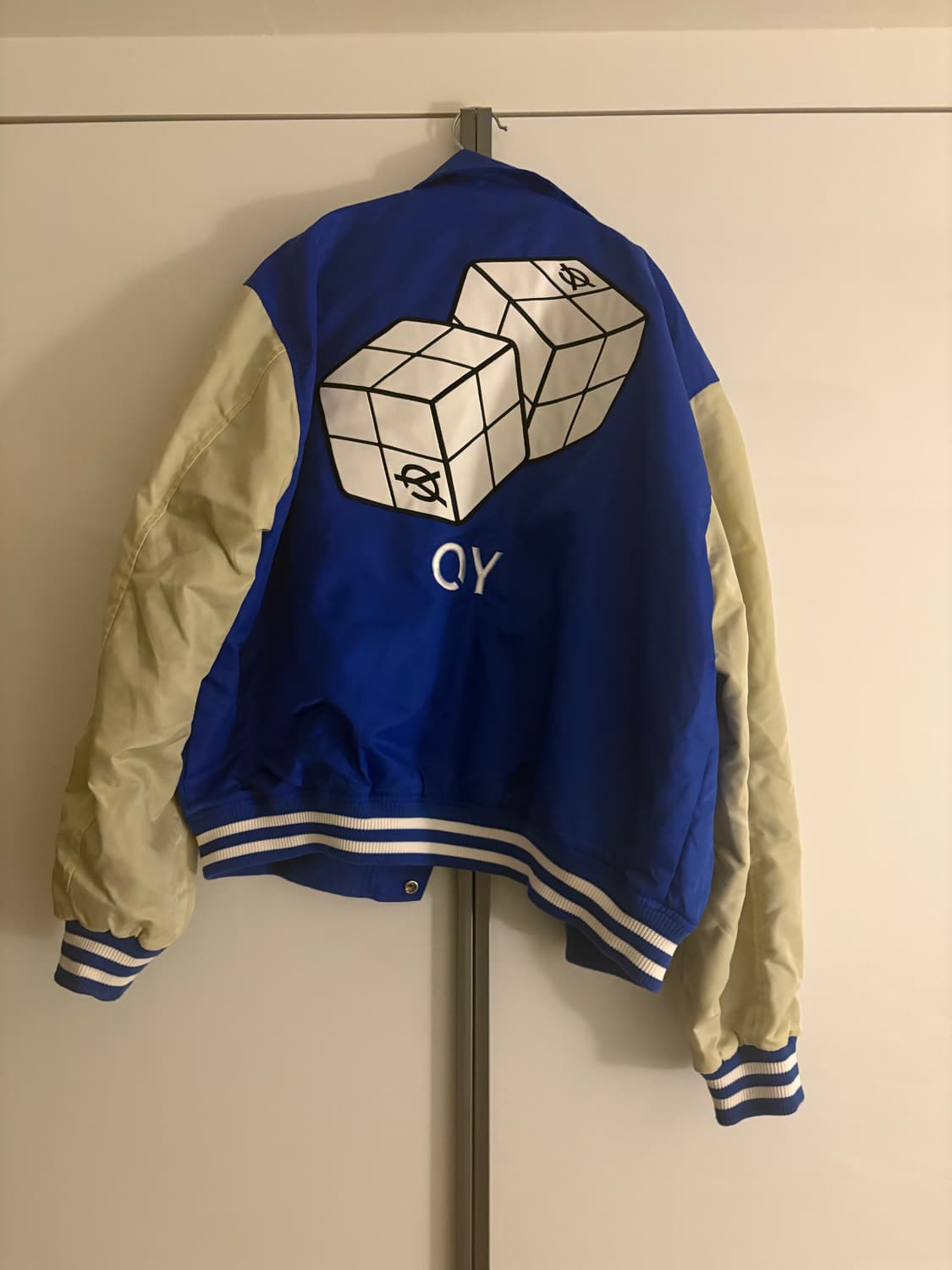 오와이 큐브 로고 바시티 자켓-블루 상품이미지3