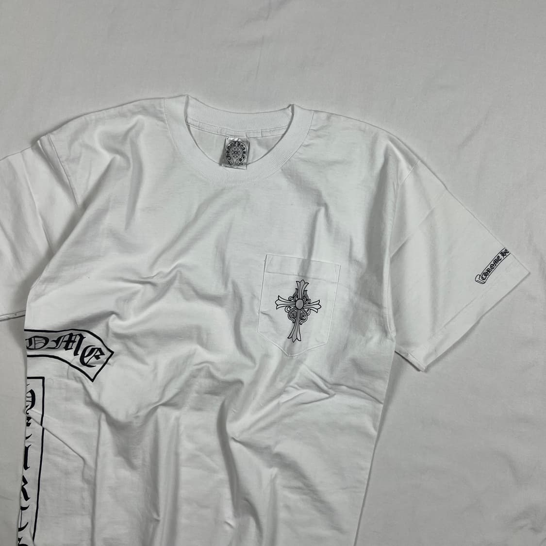 90‘s 크롬하츠 chrome hearts 포켓 로고 반팔티 상품이미지2