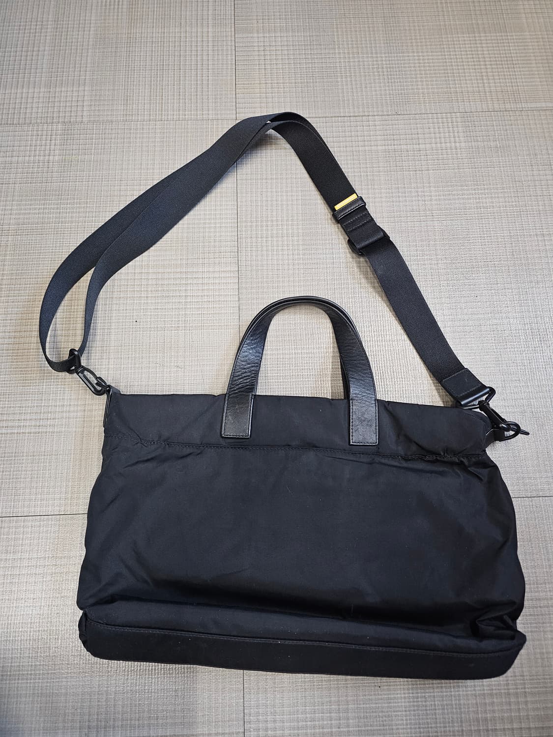 만다리나덕 그라비타 브리프케이스 토트백 상품이미지1