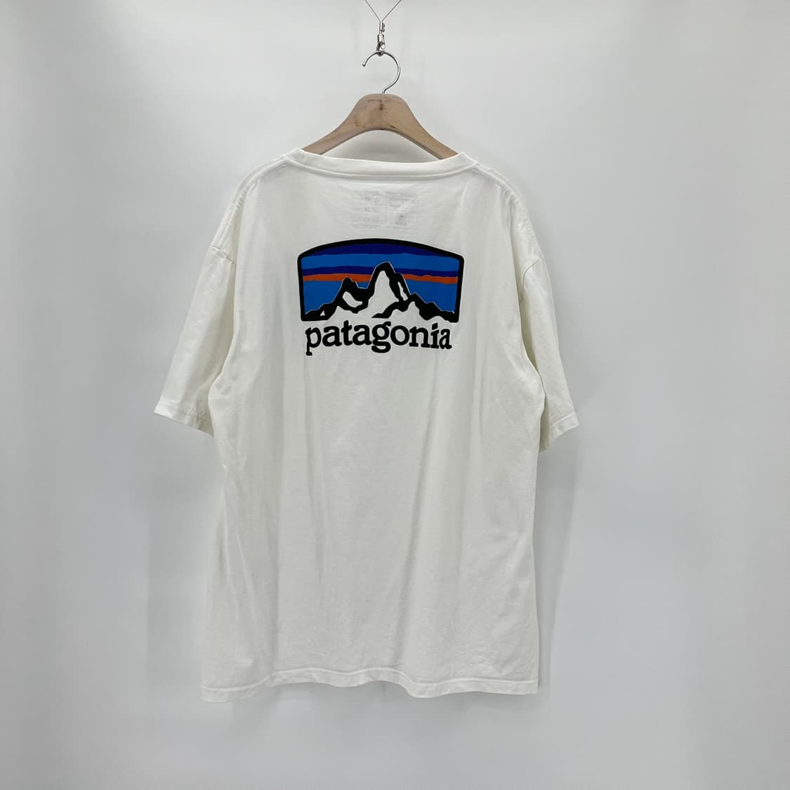 [Patagonia] 파타고니아 P-6 로고 티셔츠 상품이미지1