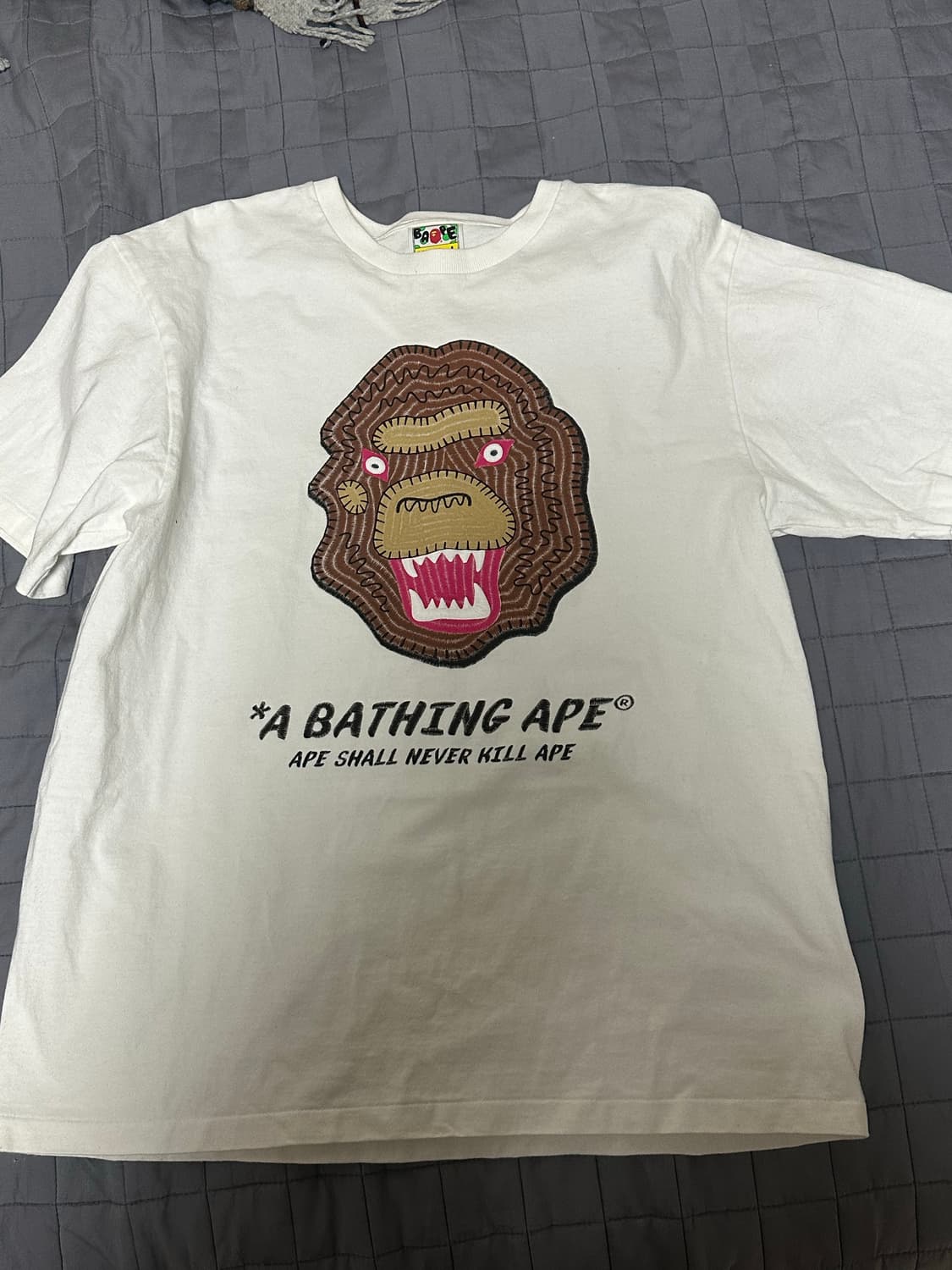베이프 자수프린팅 티셔츠 L 상품이미지1