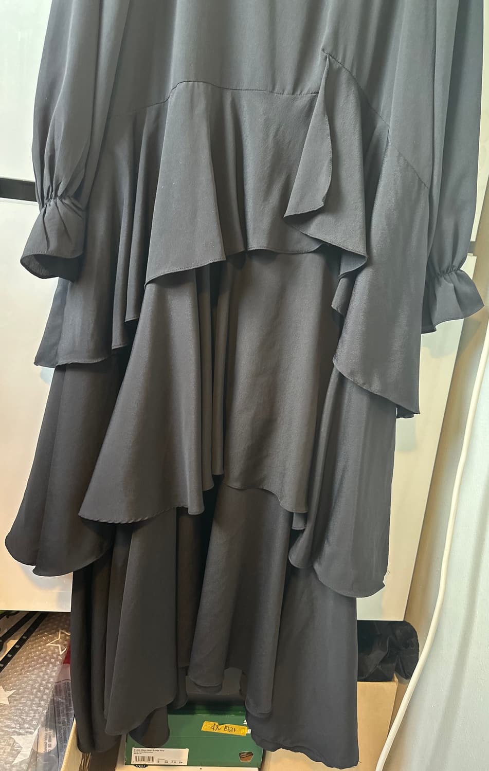 검정색 프릴 롱 원피스검정색 틴트st 상품이미지4