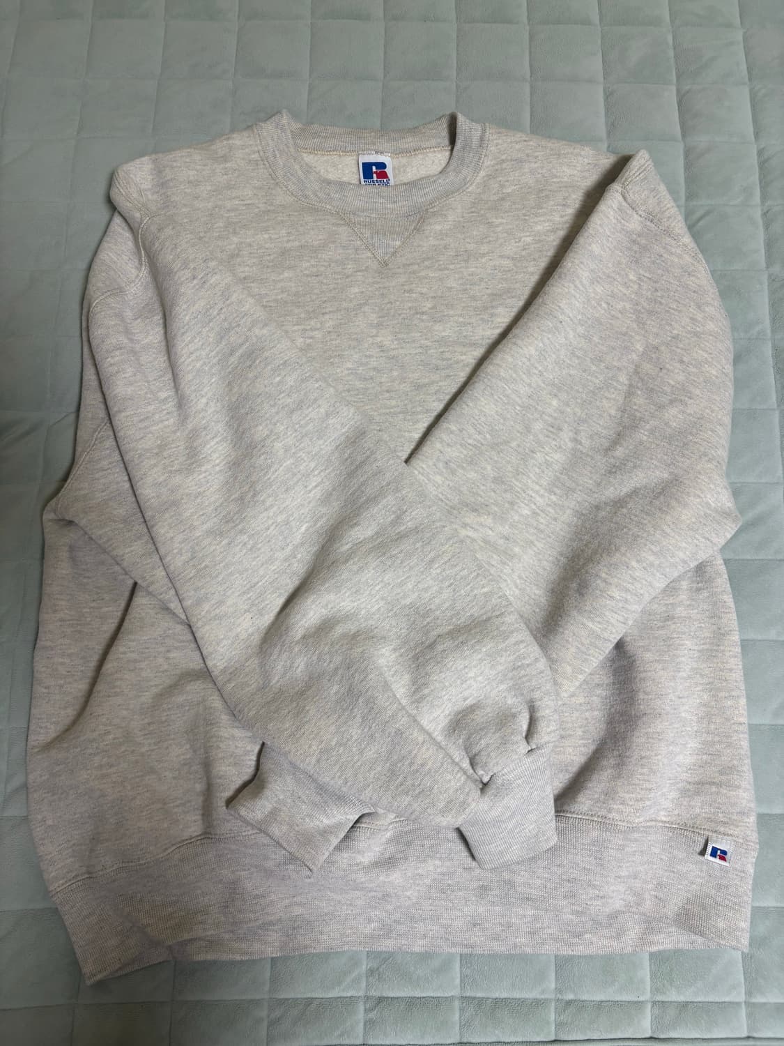 러셀 오트밀그레이 스웻셔츠 상품이미지1