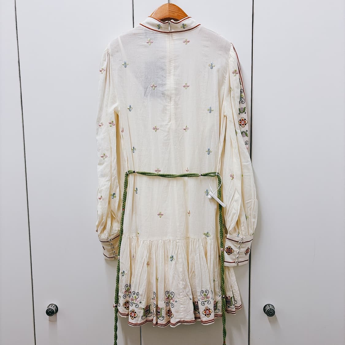 (정품/새상품) ALEMAIS 알레메 여성 자수 디테일 미디 드레스 상품이미지3