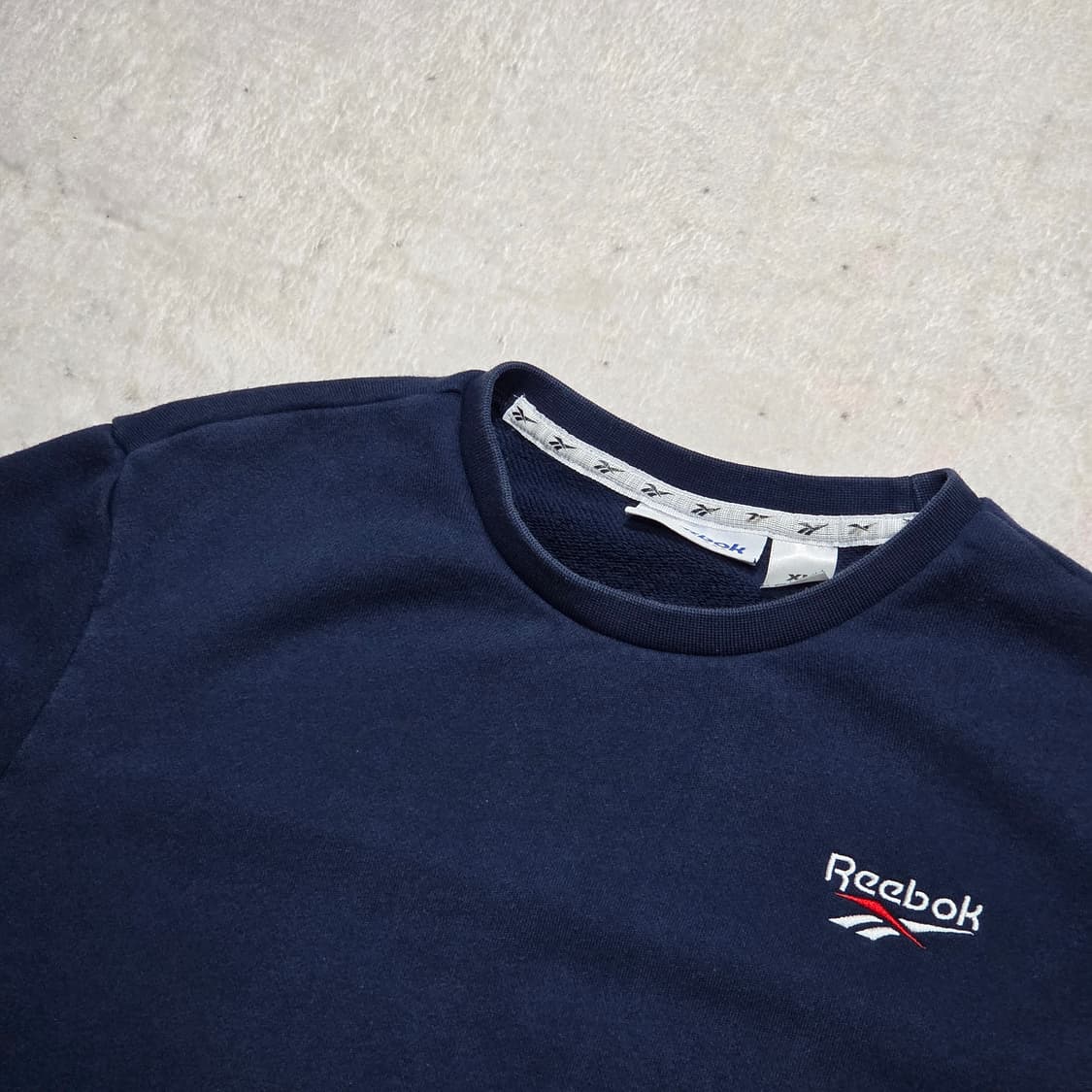 리복 클래식 네이비 맨투맨 상품이미지2