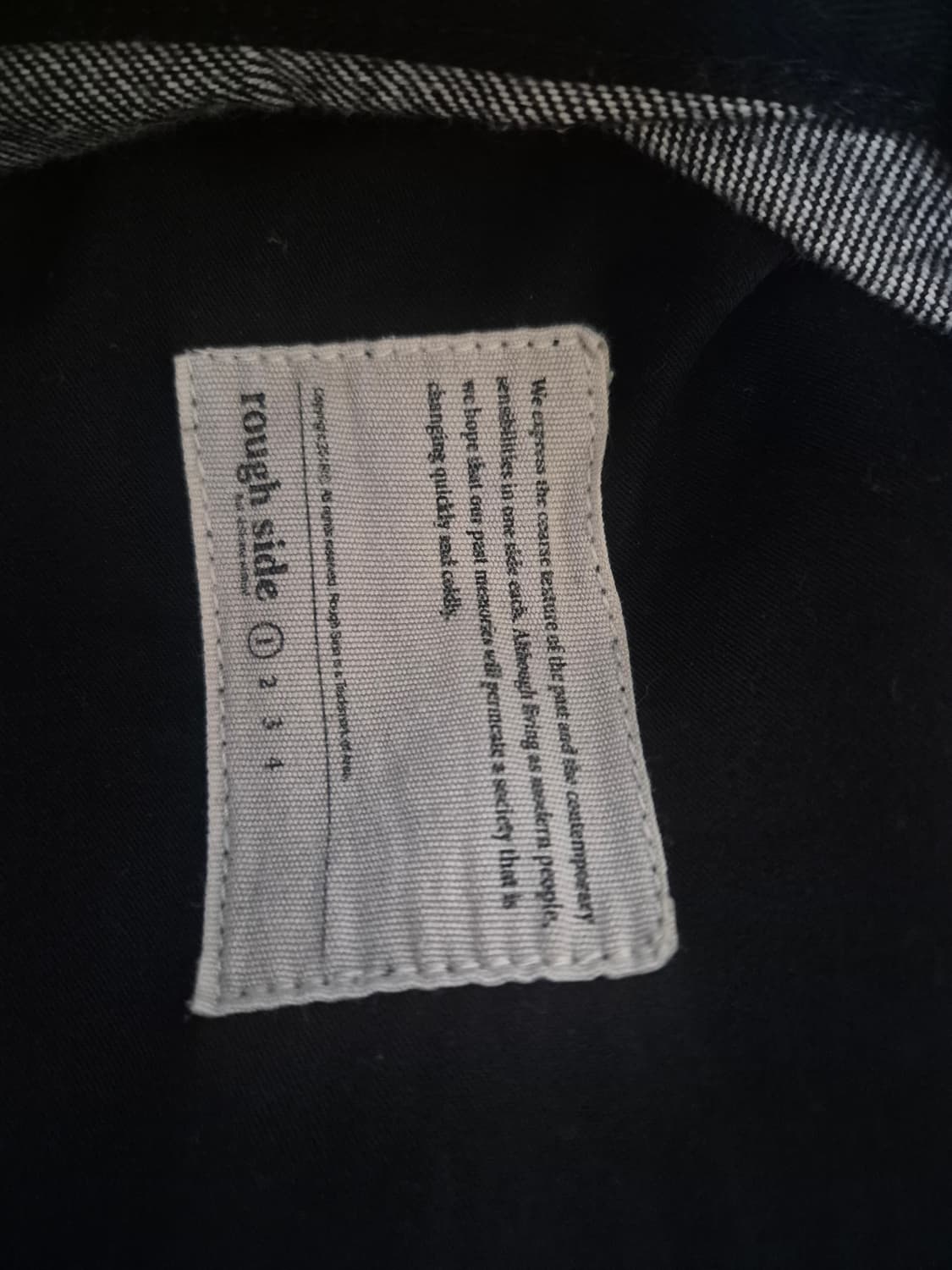 [1 ] 러프사이드 드레이프 데님팬츠 블랙 상품이미지4