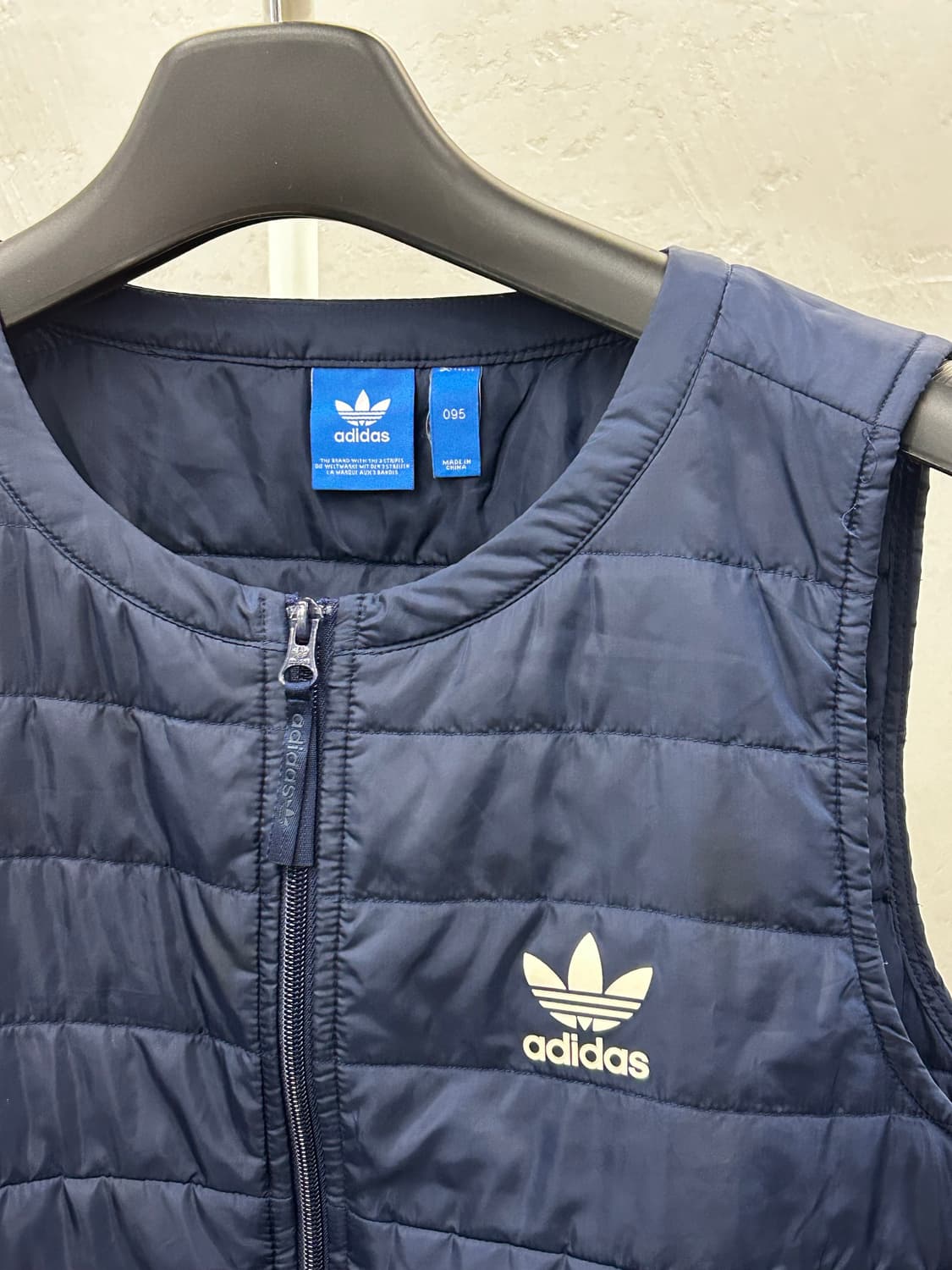 아디다스 패딩 조끼 네이비 상품이미지4