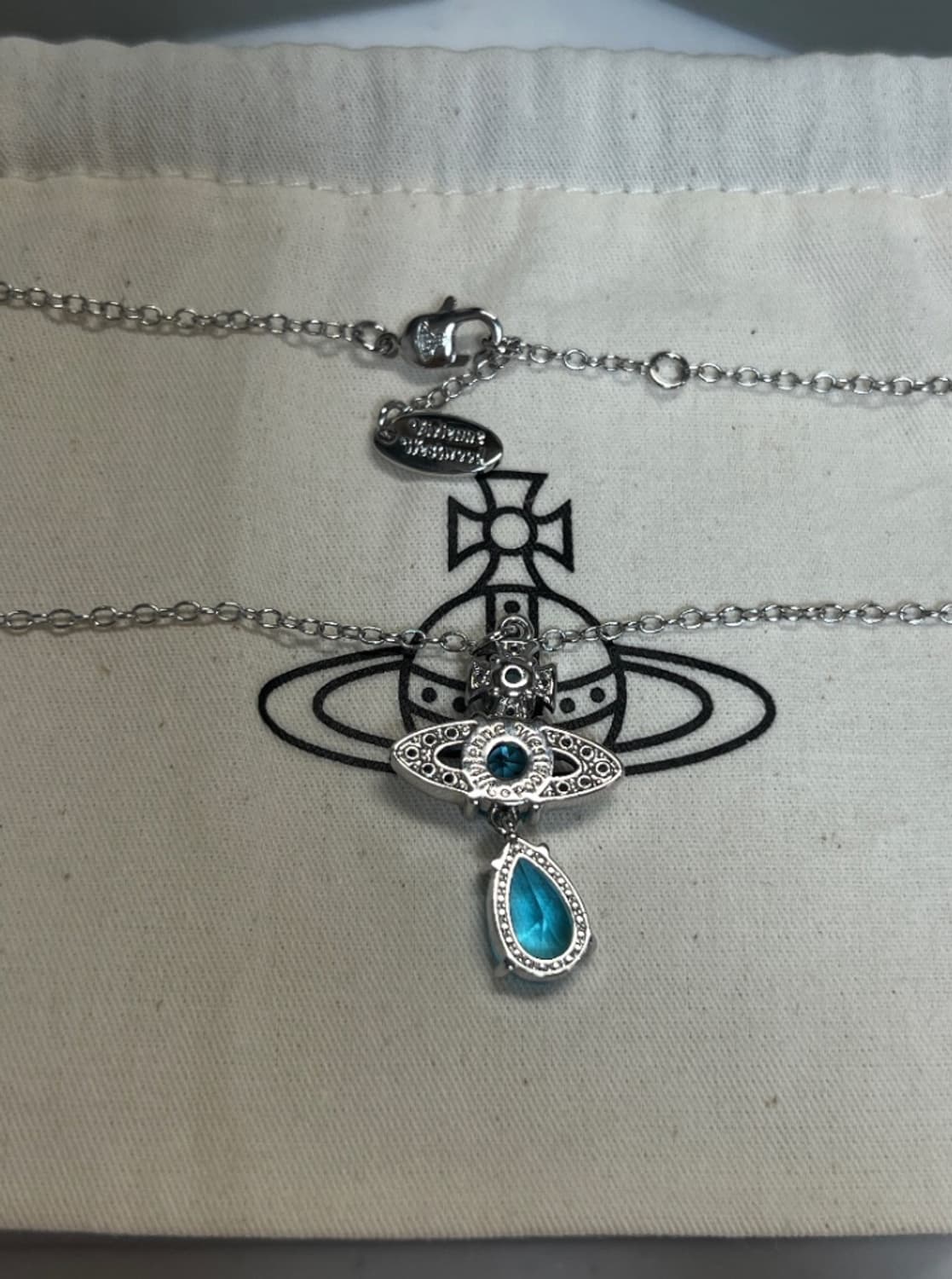 비비안웨스트우드 아카이브 블루 크리스탈 드롭 팬던트 목걸이 상품이미지4