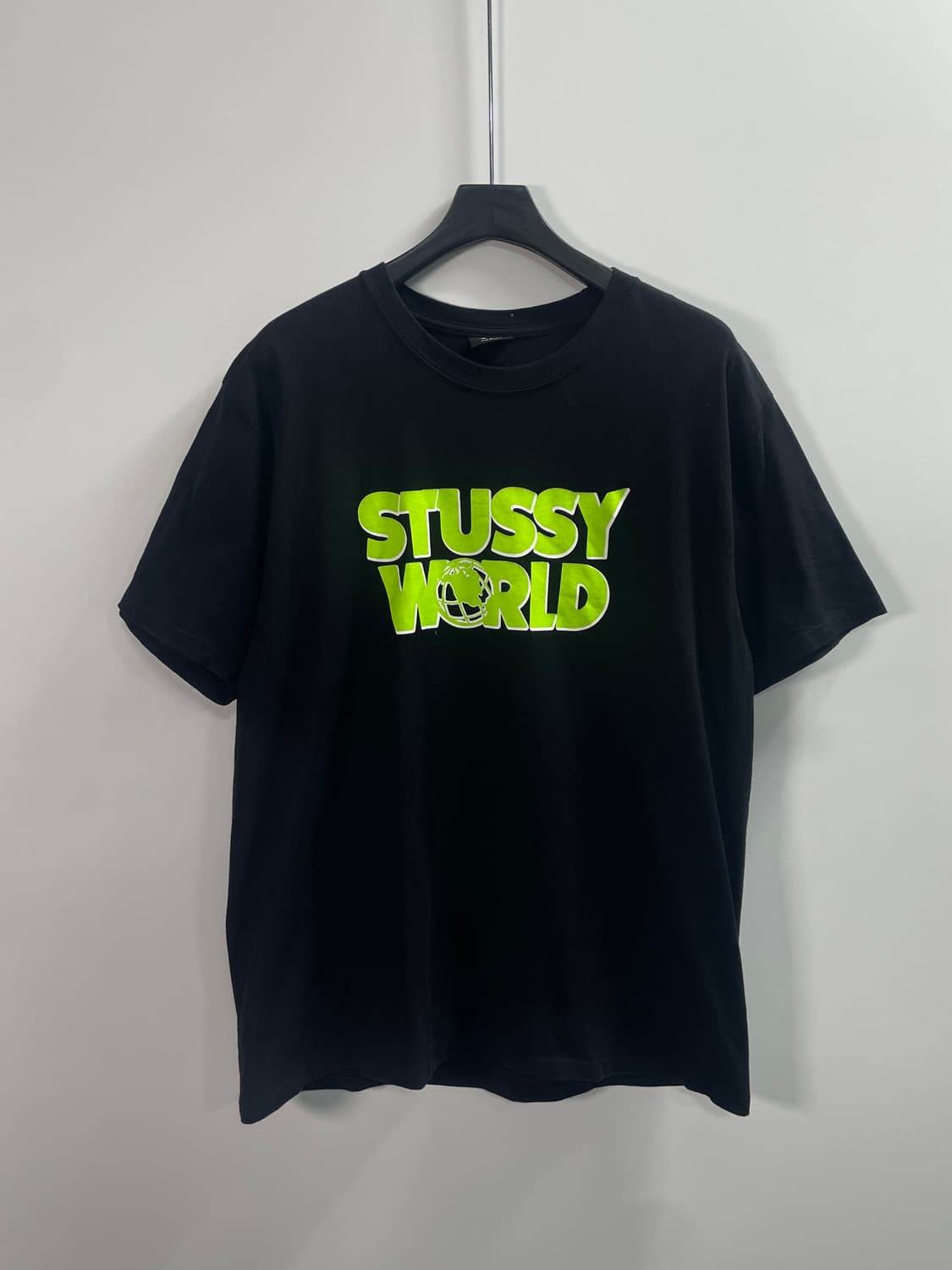 스투시 월드 로고 반팔 티셔츠 (on.608)   상품이미지1