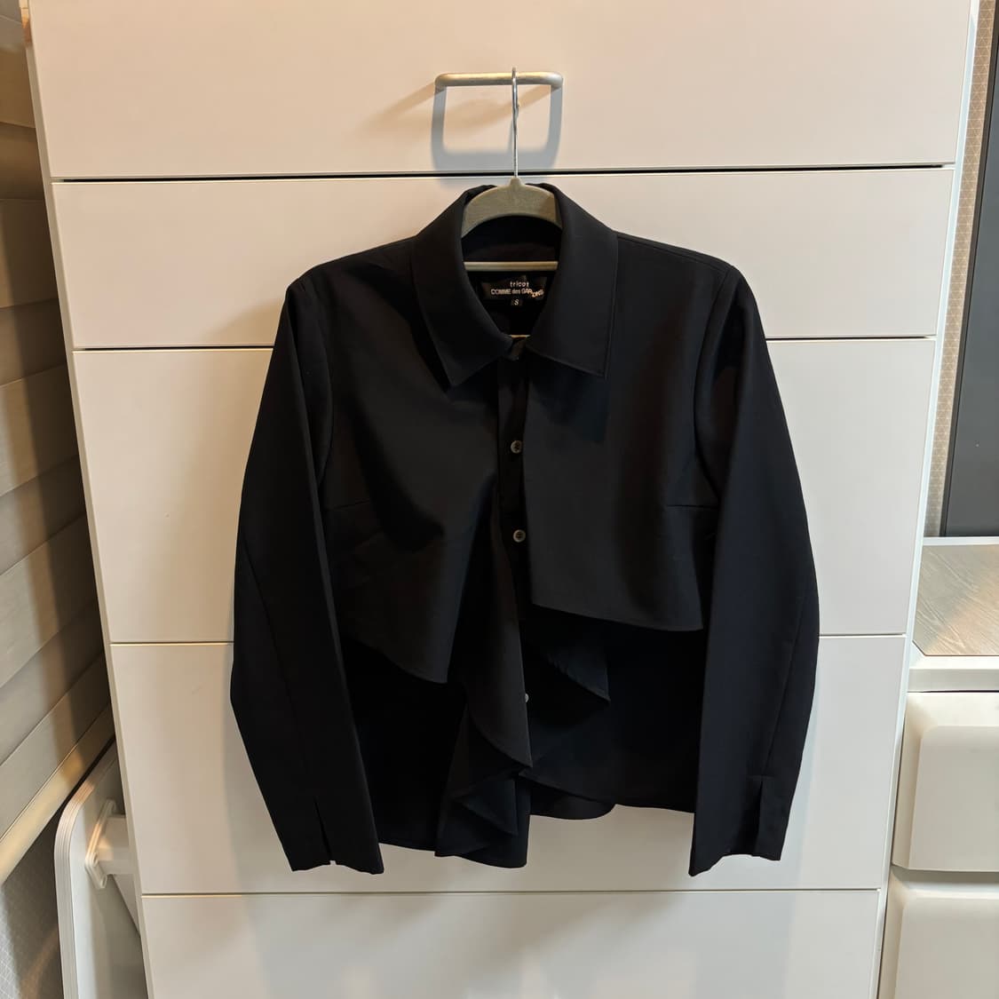 꼼데가르송 블랙 프릴 블라우스 상품이미지1