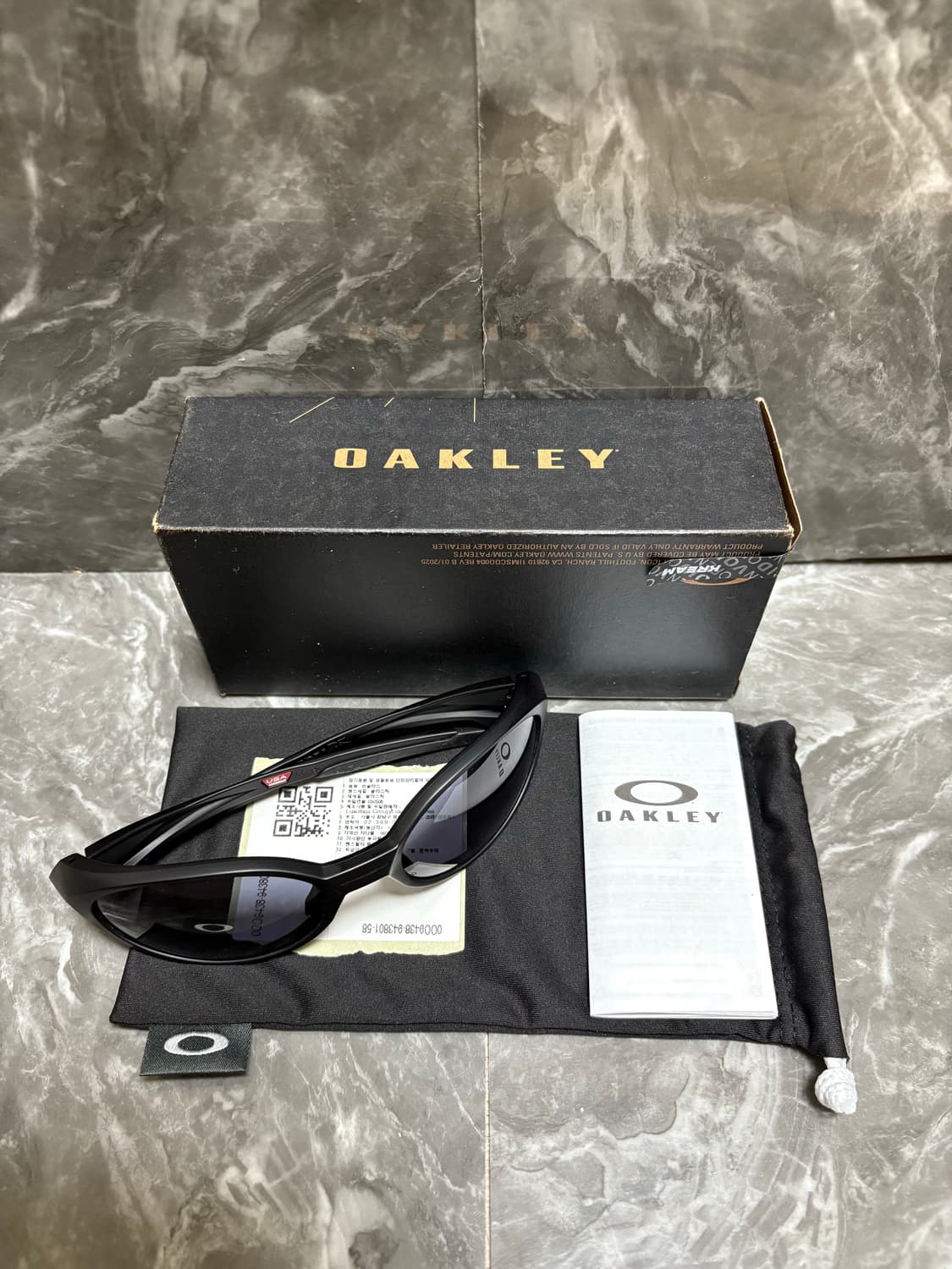 새상품) 오클리 아이자켓 리덕스 매트블랙 선글라스 상품이미지1