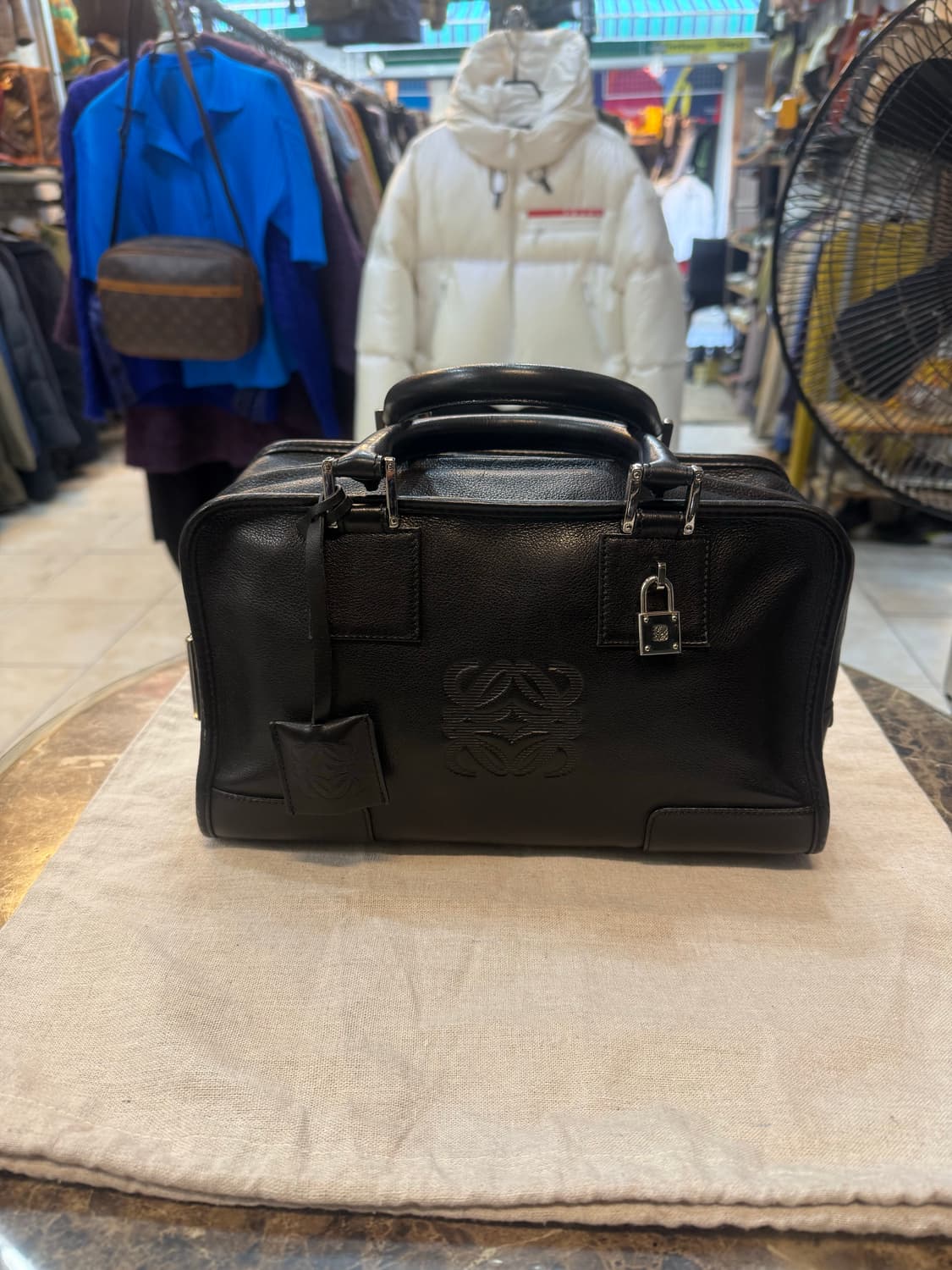 정품 로에베 아마조나 28 팝니다 상품이미지1