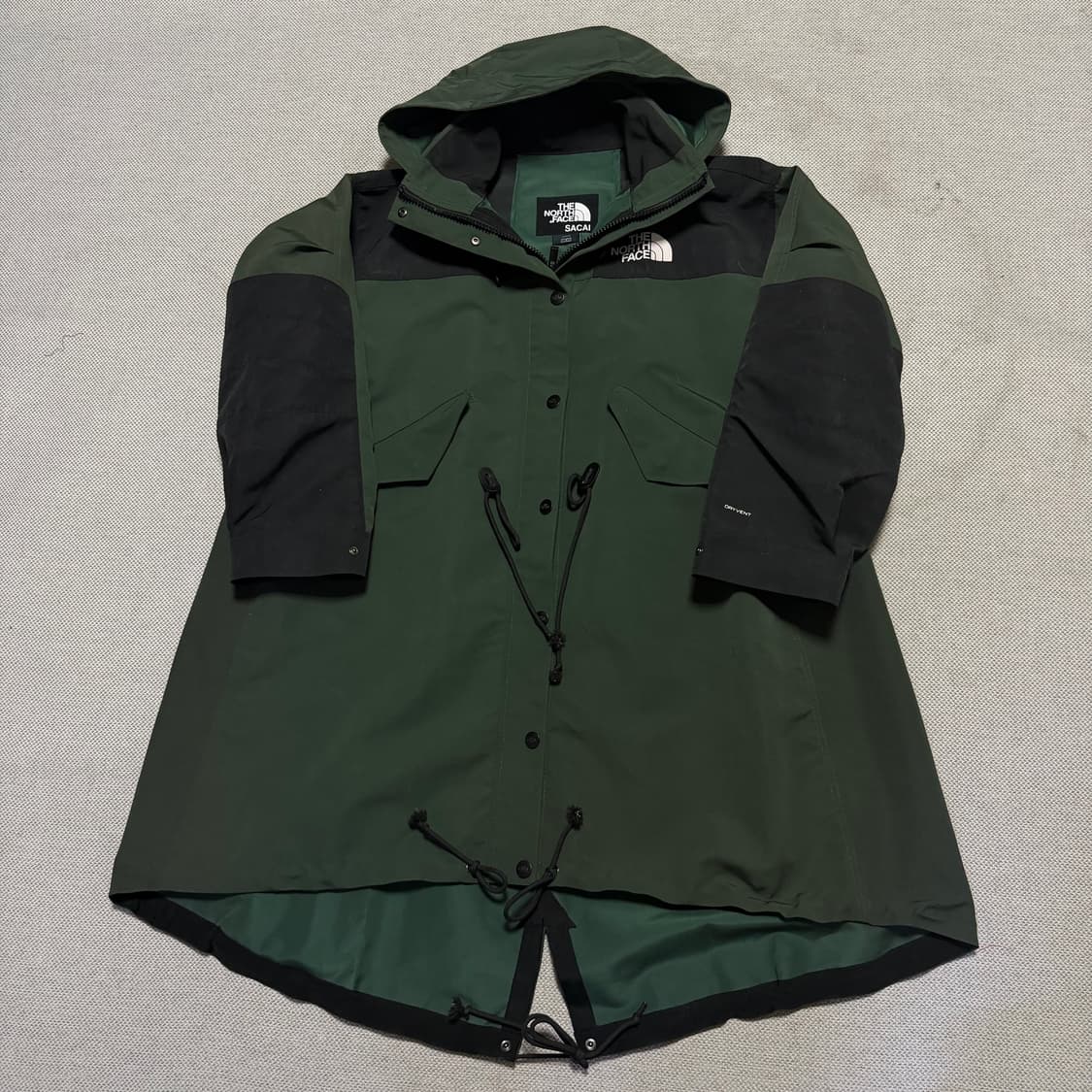 노스페이스x사카이 드라이벤트 롱 자켓 상품이미지2