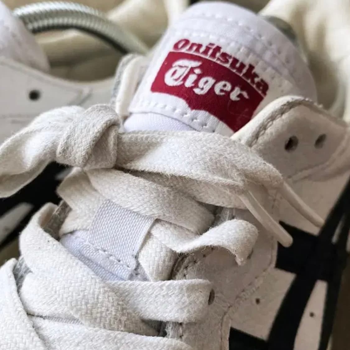 [정품]오니즈카 타이거 GSM-D5K2Y 화이트블랙 스니커즈(235) 상품이미지5