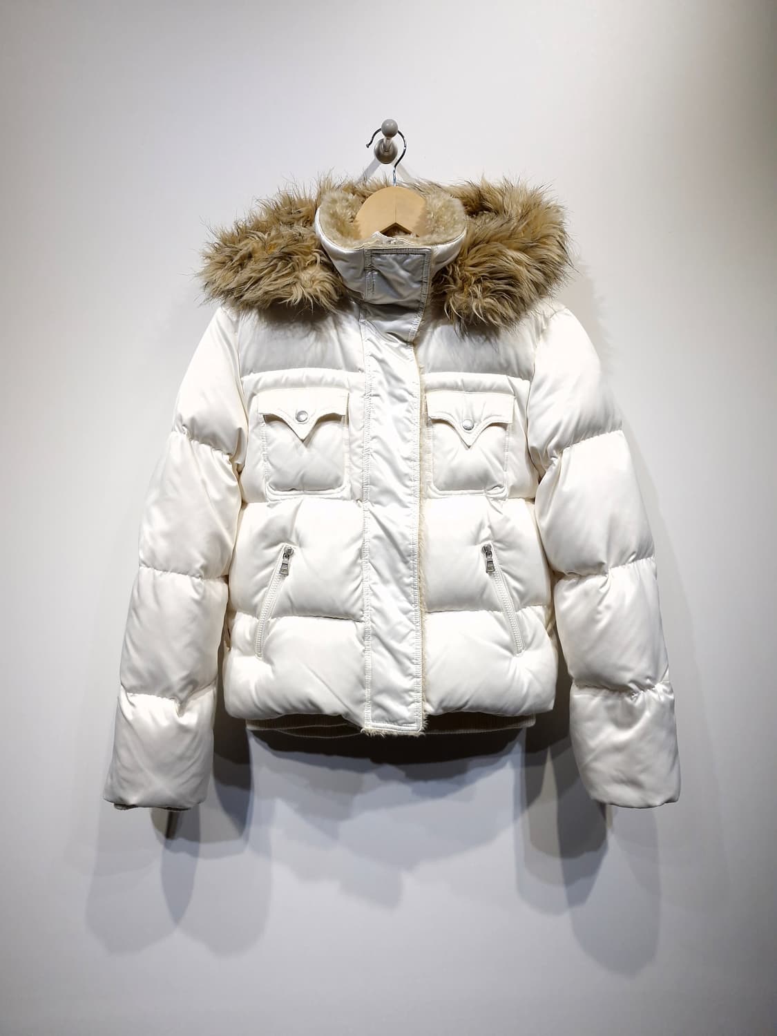 Levi's 리바이스 크롭 후드퍼 다운패딩 자켓_95 상품이미지1