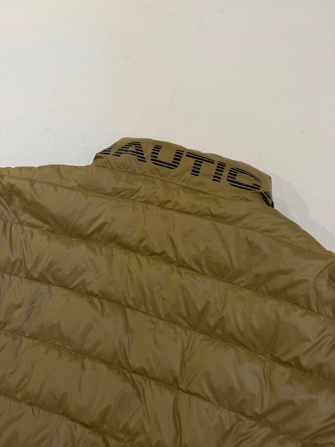 노티카 덕다운 경량패딩 올리브 그린 상품이미지4