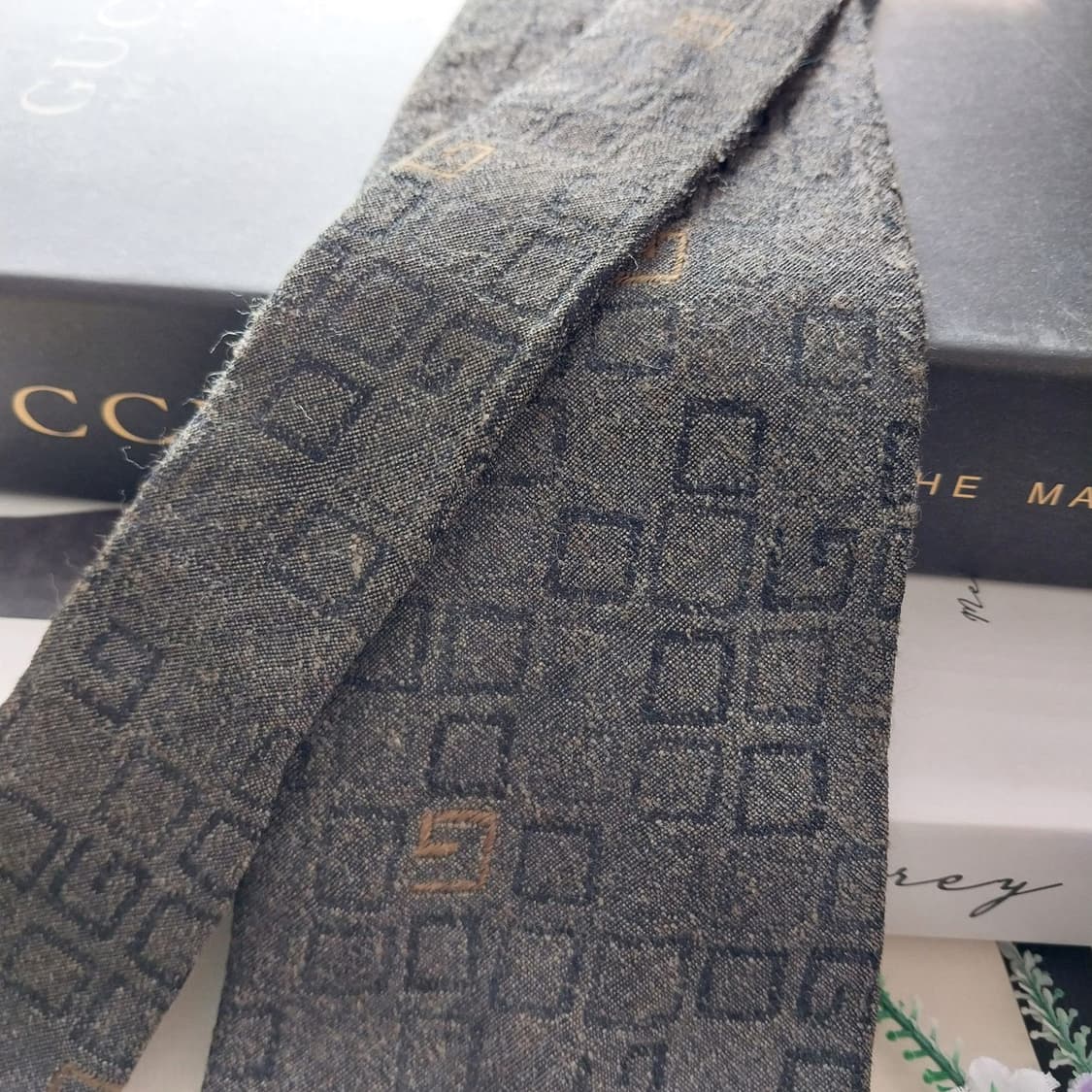 구찌 실크 울 블렌드 다크그린 로고 넥타이 9.7cm A등급 K1320
 상품이미지3