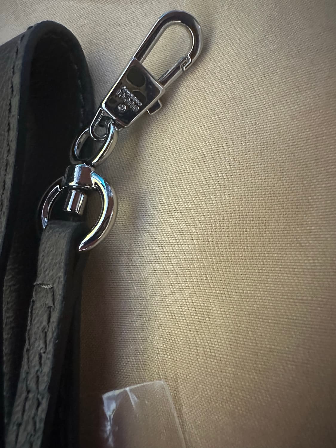 구찌 GG 로고 삼선 캔버스 토트백 상품이미지4