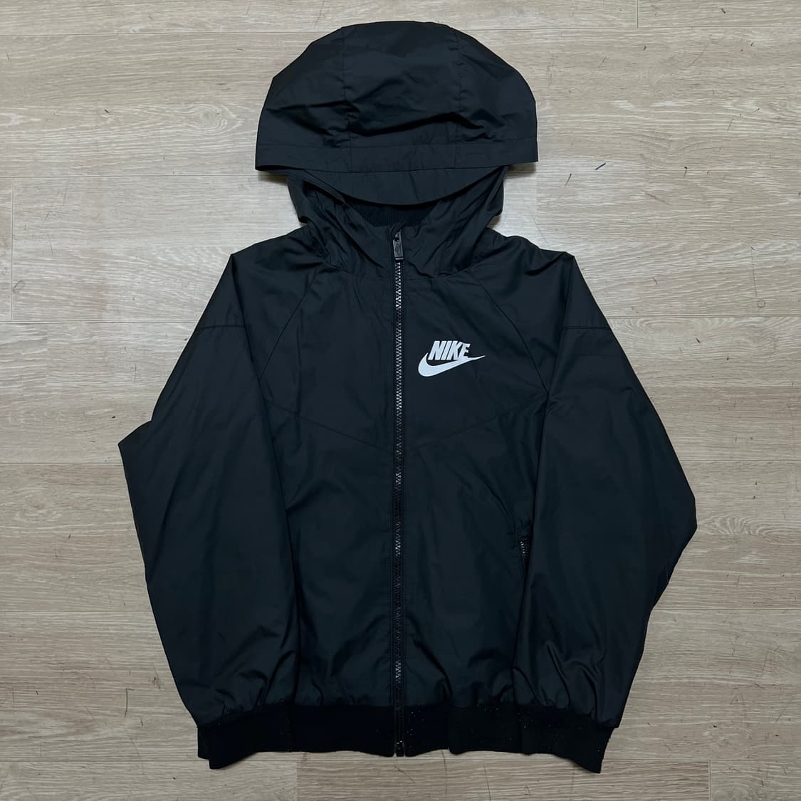 나이키 키즈 아동용 스우시 로고 바람막이 후드자켓 [블랙] 8-10세 상품이미지1