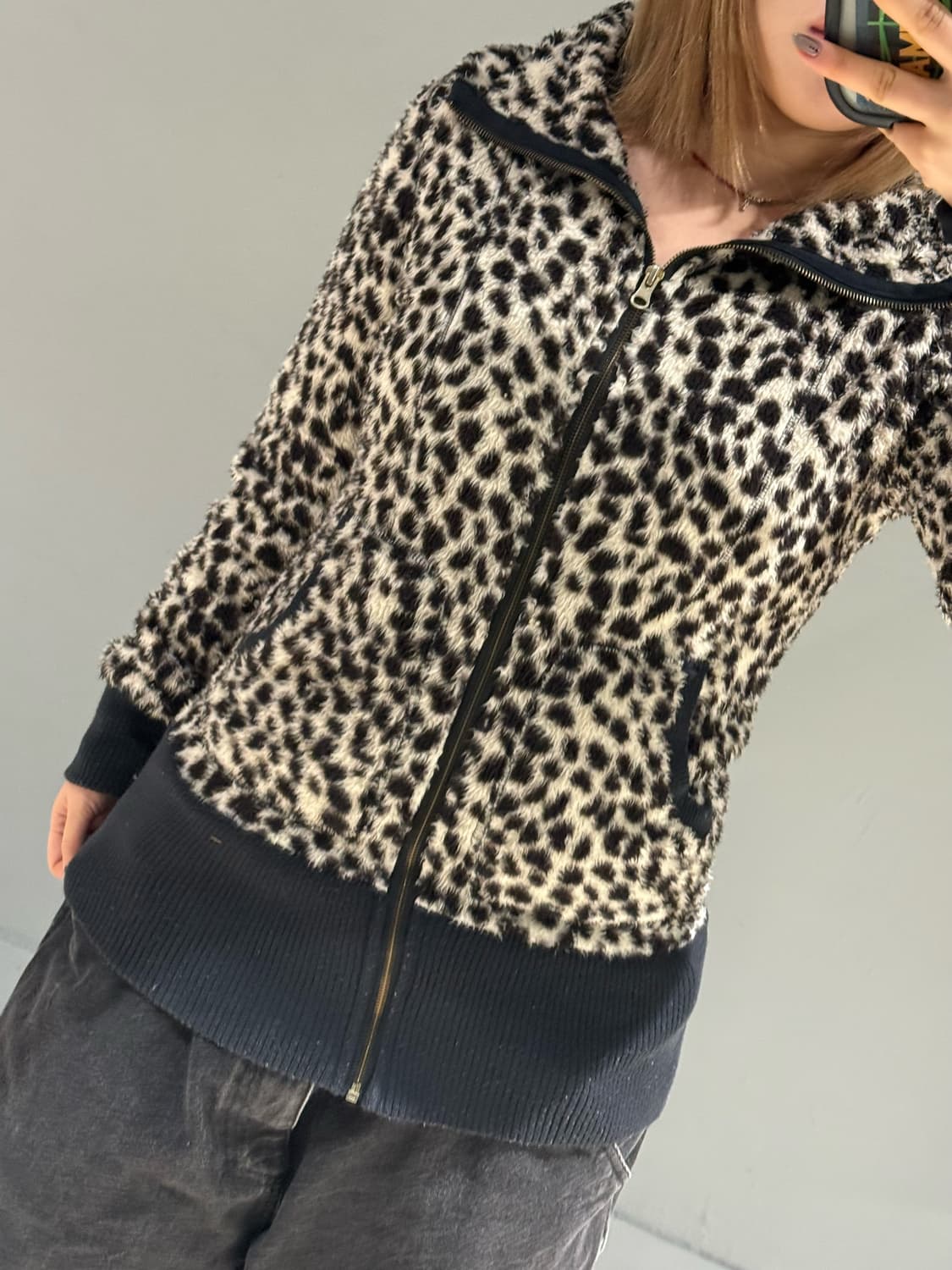 Dig deep leopard pattern fleece zip-up 상품이미지3