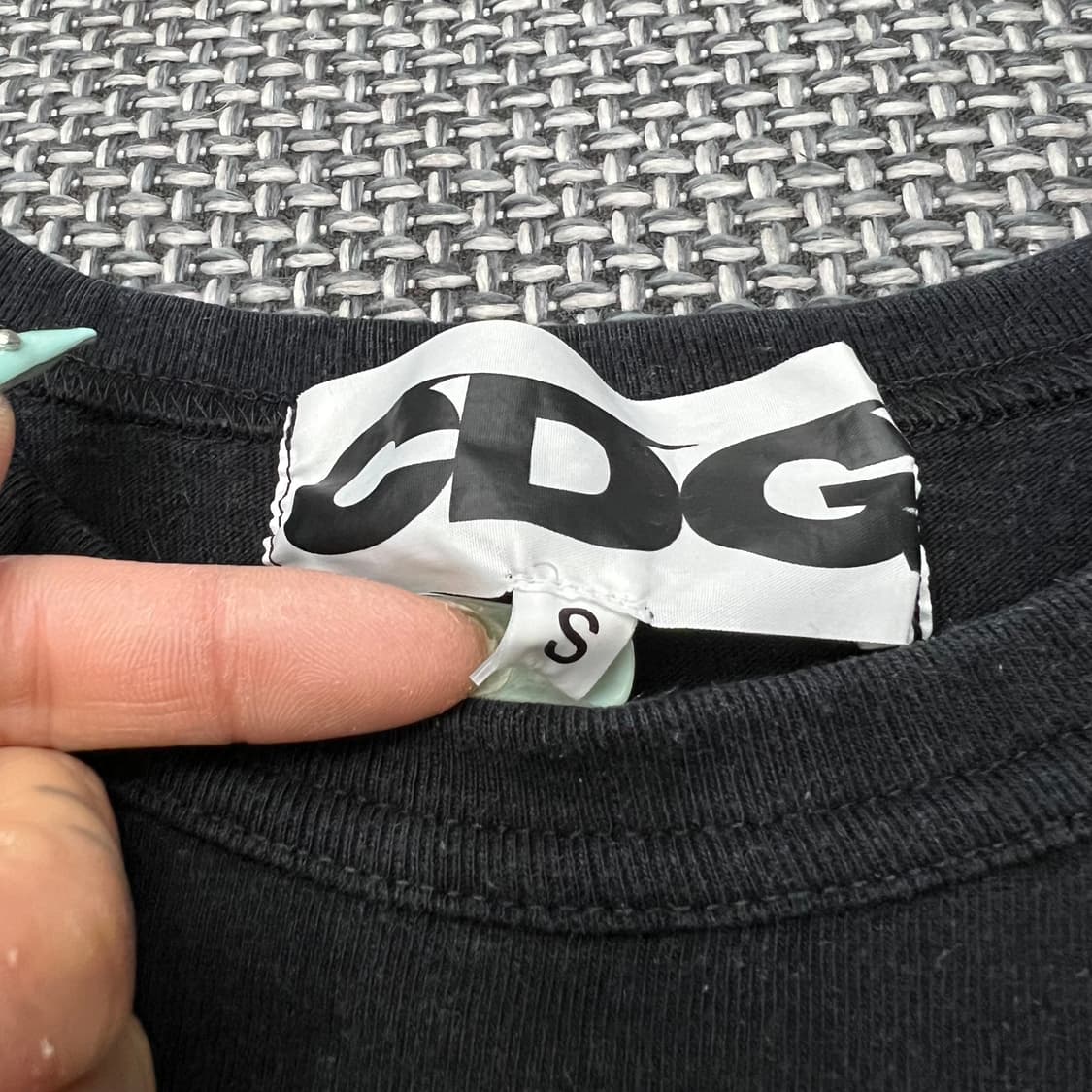 CDG 블랙 로고 반팔 상품이미지2