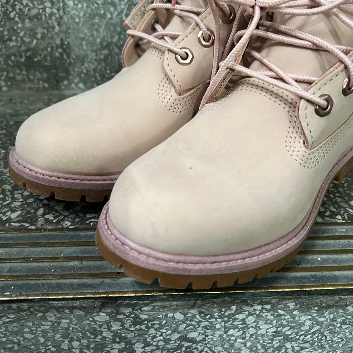 팀버랜드 6인치 프리미엄 핑크 누벅 벨벳 부츠 상품이미지5