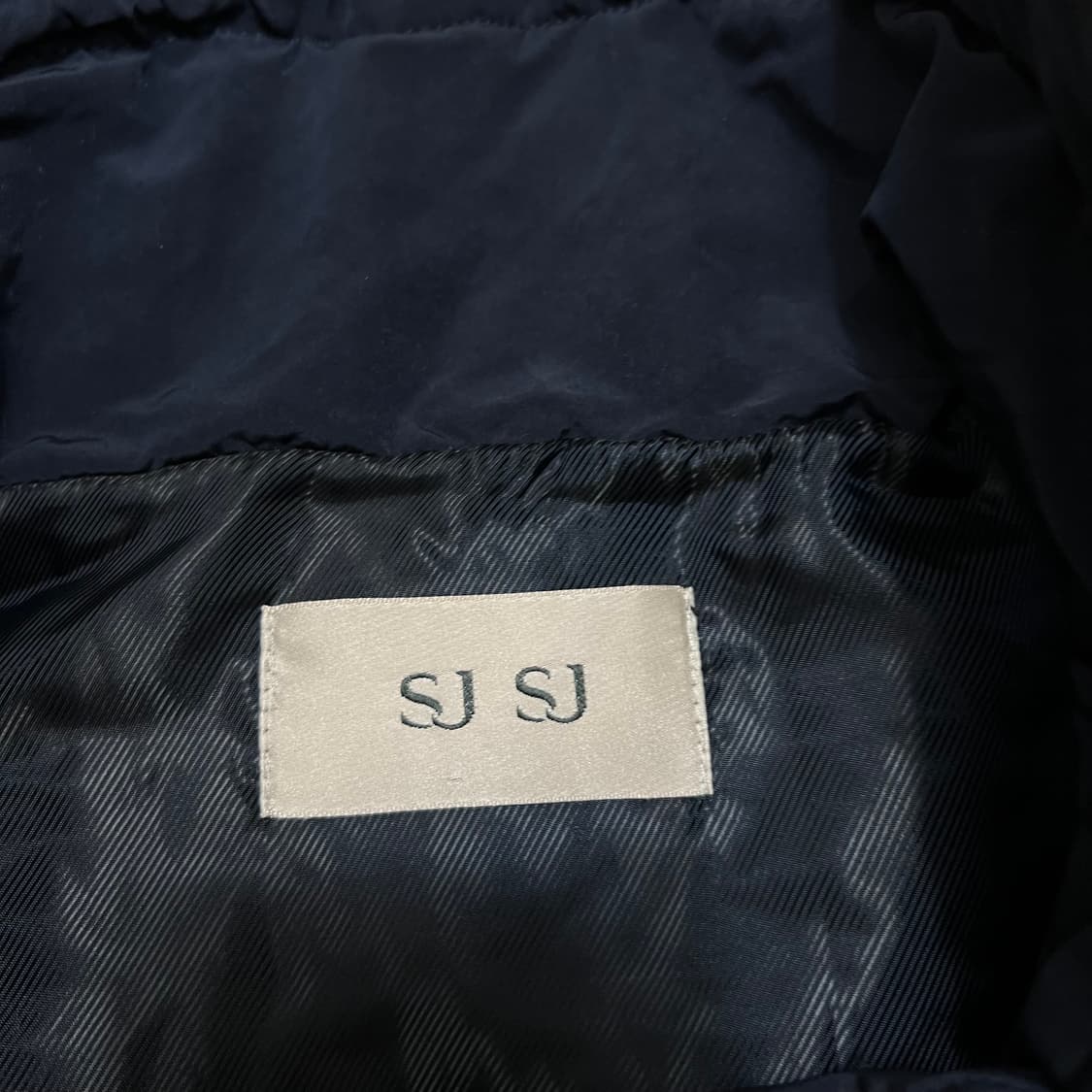 한섬 SJSJ 여성 하이넥 퀼팅자켓 점퍼 [네이비] 82-94-160 상품이미지4