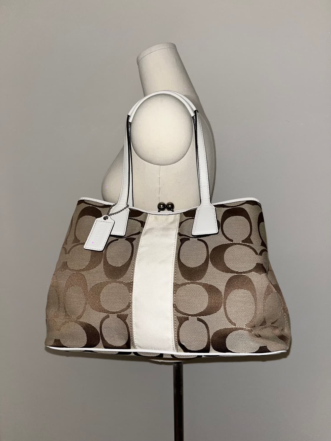 Coach white beige Shoulder bag 상품이미지1