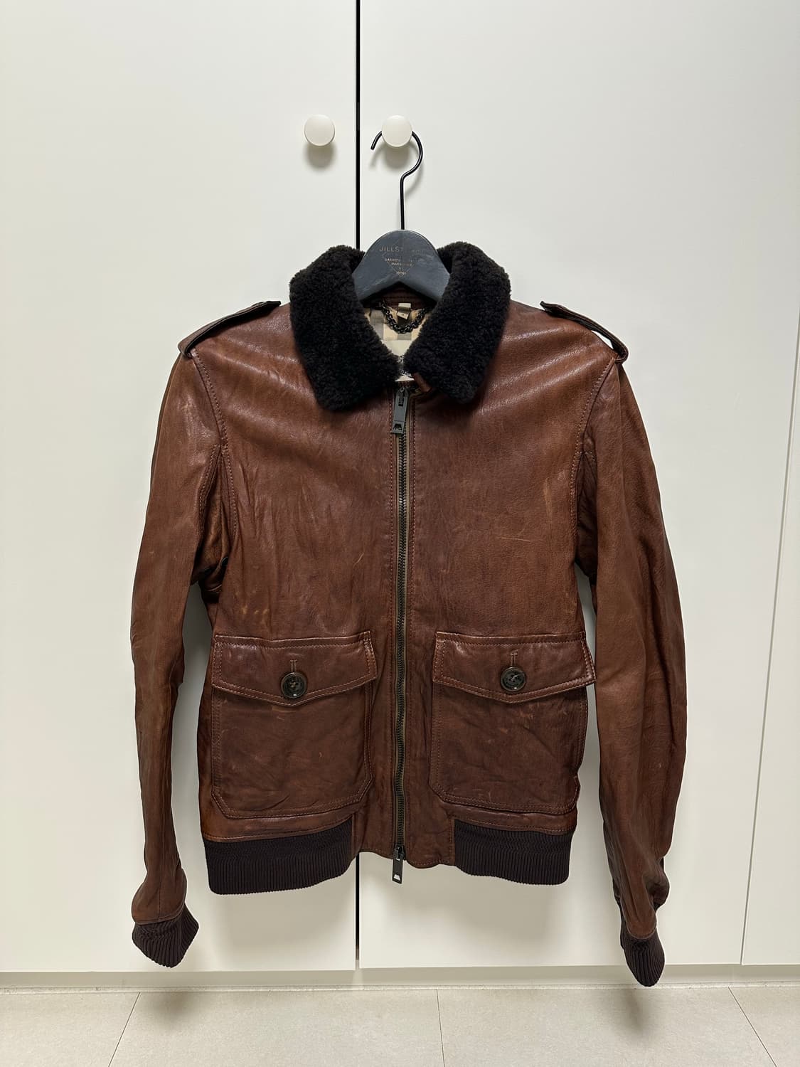 버버리 봄버 가죽 자켓 상품이미지1