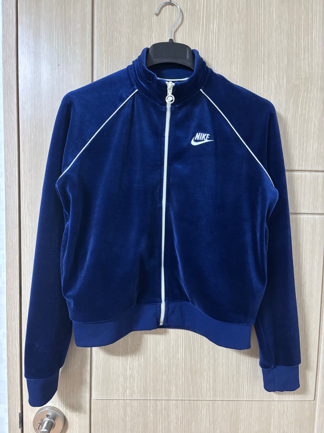 나이키 벨벳 트랙탑 져지 상품이미지1