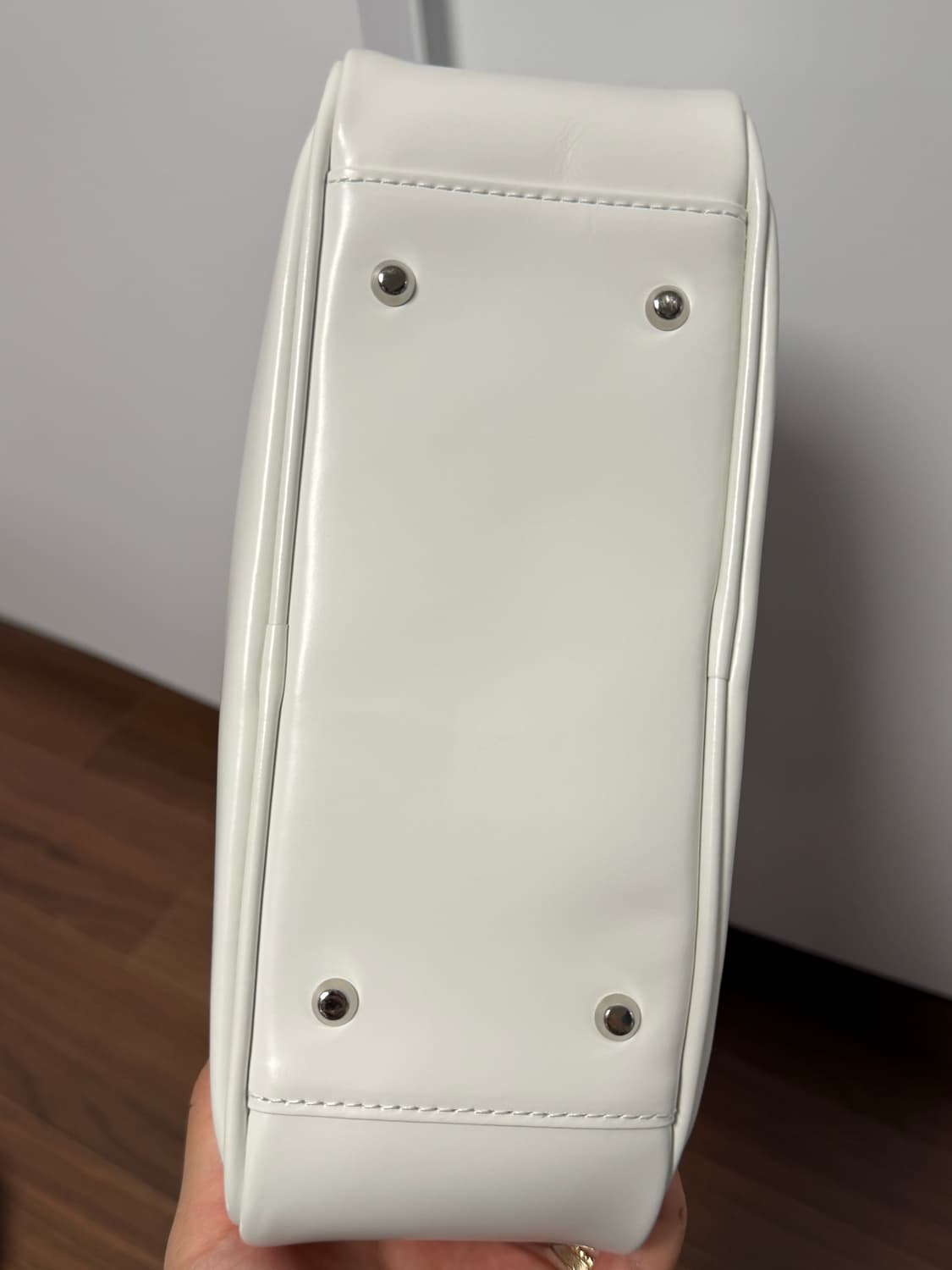 꼼데가르송 아오야마 2호 스퀘어 화이트 상품이미지3