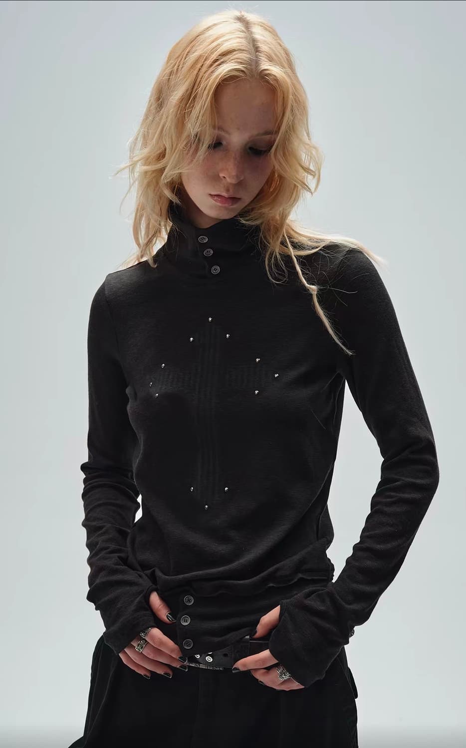 Wear and tear 하이넥 롱슬리브 티셔츠 상품이미지2