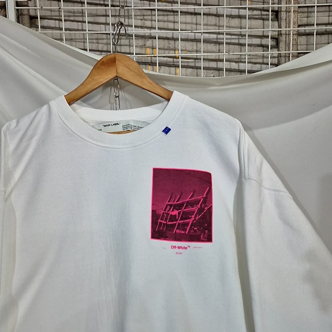 Off White 오프화이트 하프톤 에로우 맨투맨 상품이미지3