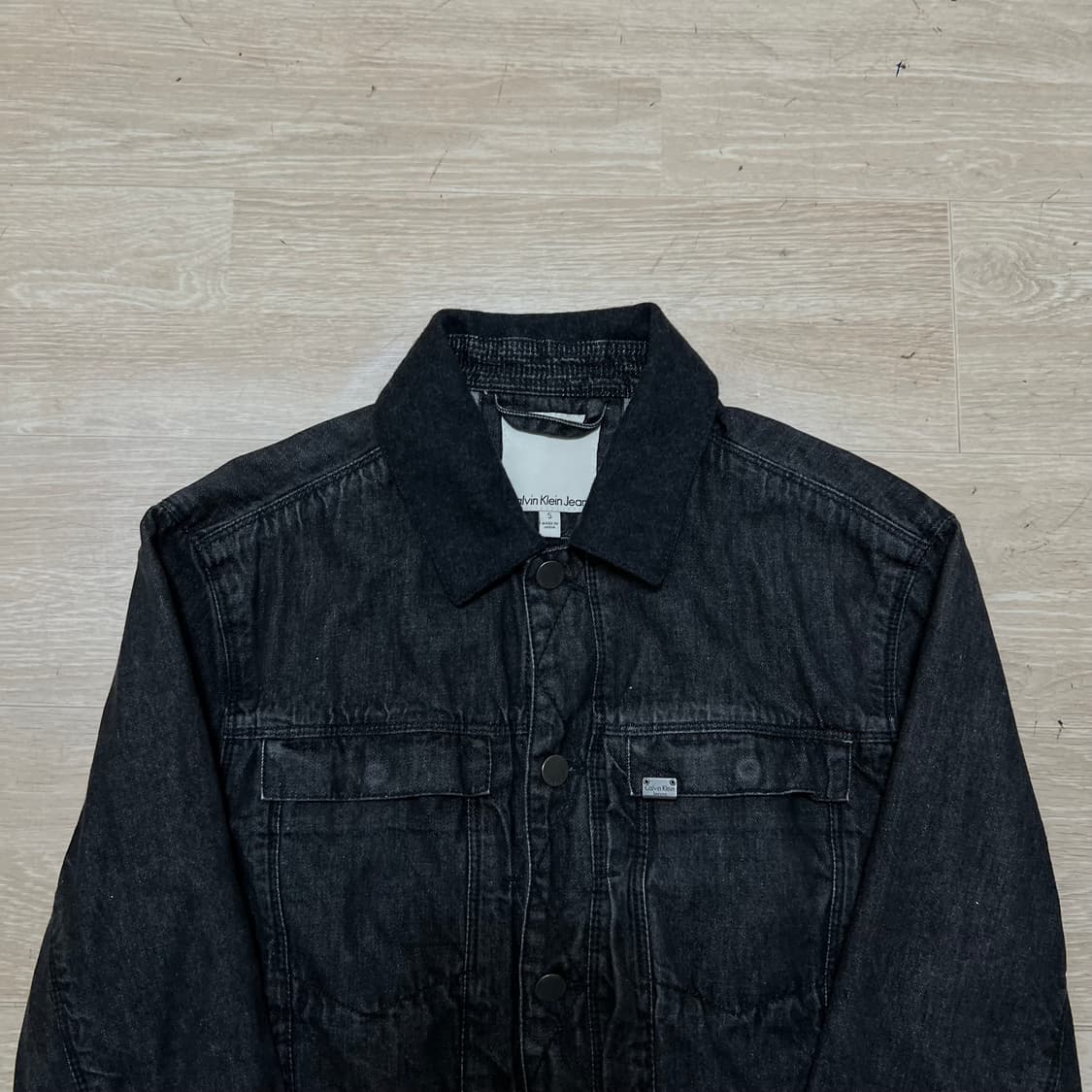 켈빈클라인 진스 배색 카라 워싱 데님 흑청자켓 [블랙] S/90 상품이미지2