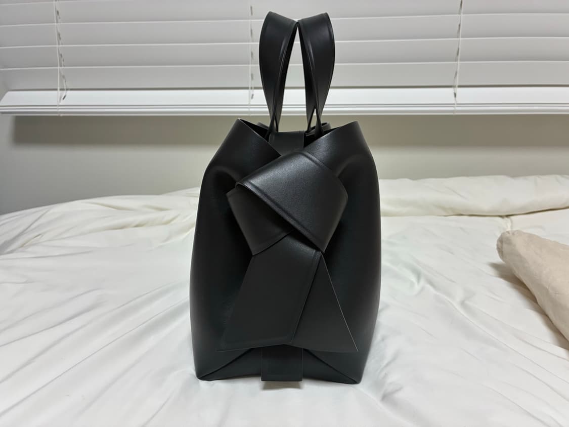Acne Studios 아크네 스튜디오 무스비 토트백 미디사이즈 블랙 상품이미지5