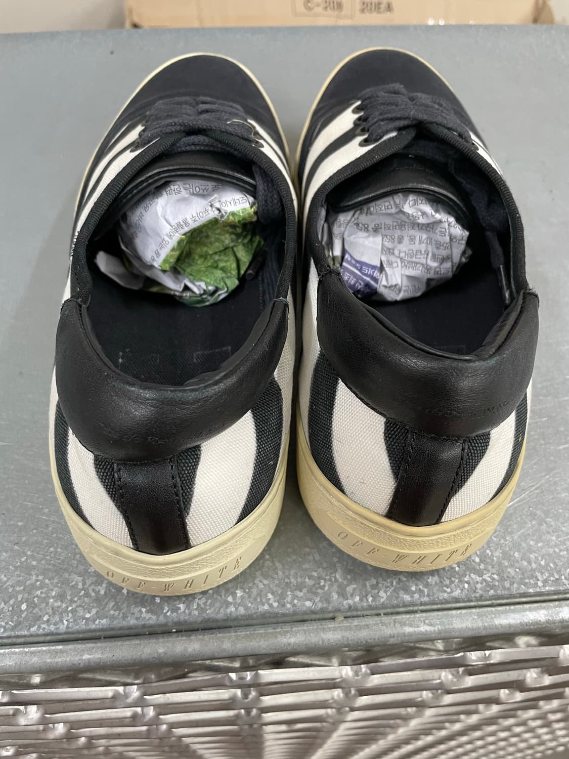 오프화이트 어센틱 블랙 스니커즈 40 상품이미지8