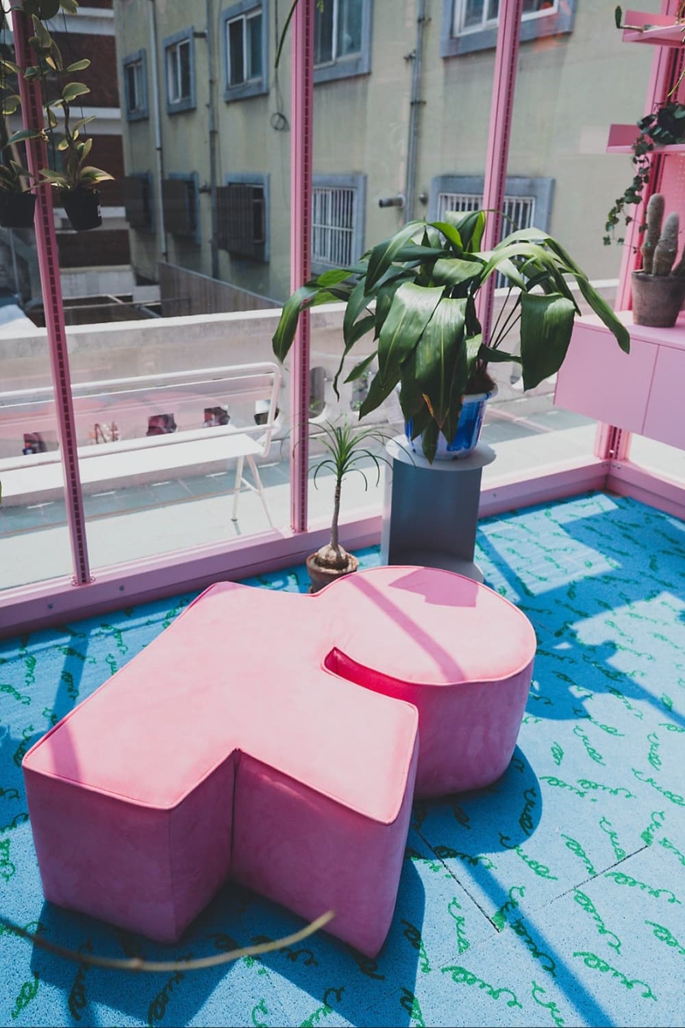 [레어로우 차인철 콜라보 한정판]핑크 스툴 pink stool 소파 벤치 상품이미지1