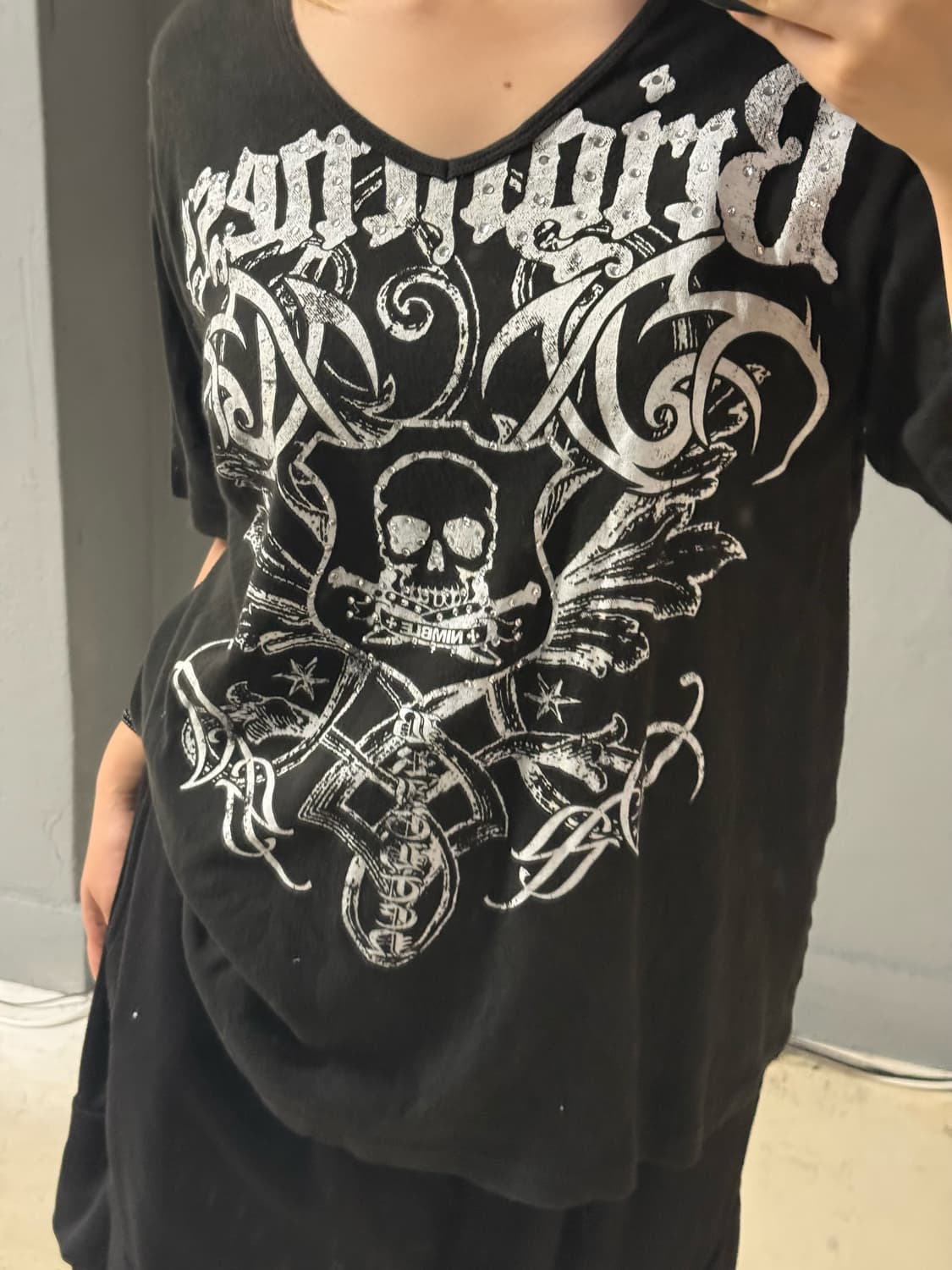 punk printing detail v-neck top 상품이미지4