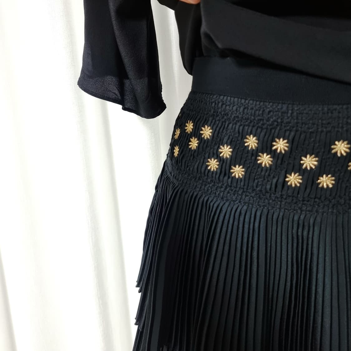 바네사브루노 실크100% 나그랑숄더 가오리핏 플리츠 원피스 (55/34) 상품이미지7